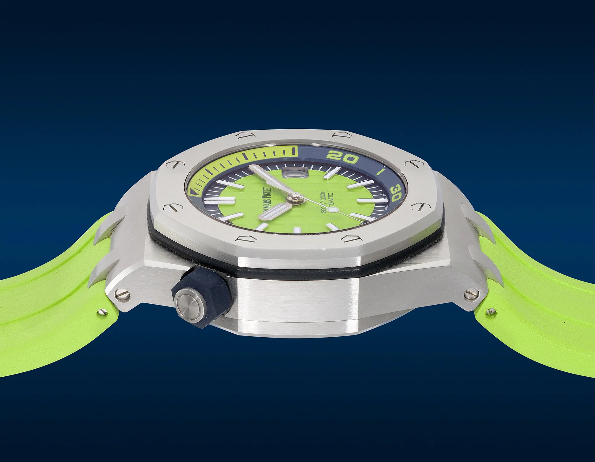 Audemars Piguet Royal Oak Offshore Diver 15710ST.OO.A038CA.01 42mm Stainless steel Green 4