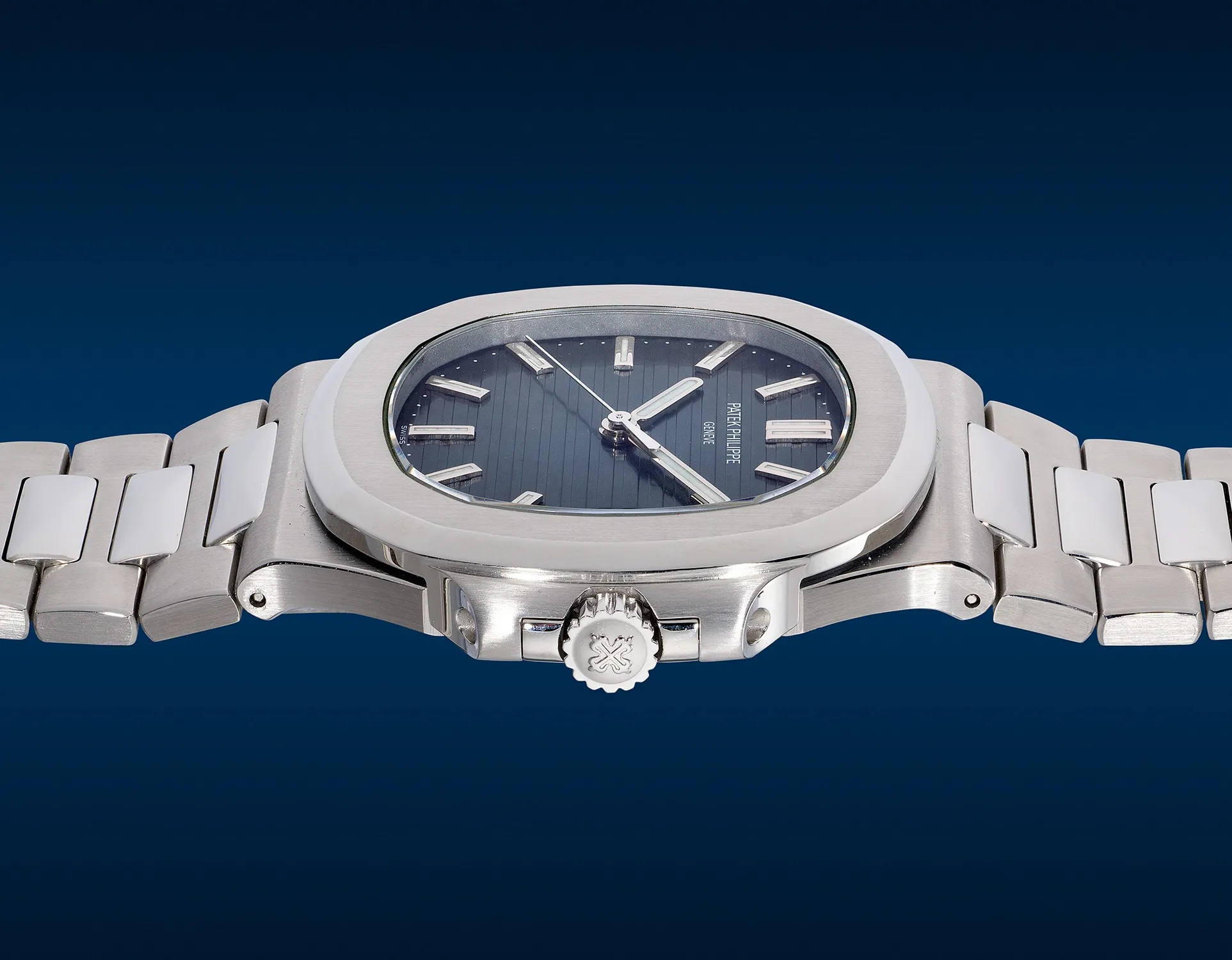 Patek Philippe Nautilus 5711/1A-010 40mm Stainless steel Blue 3