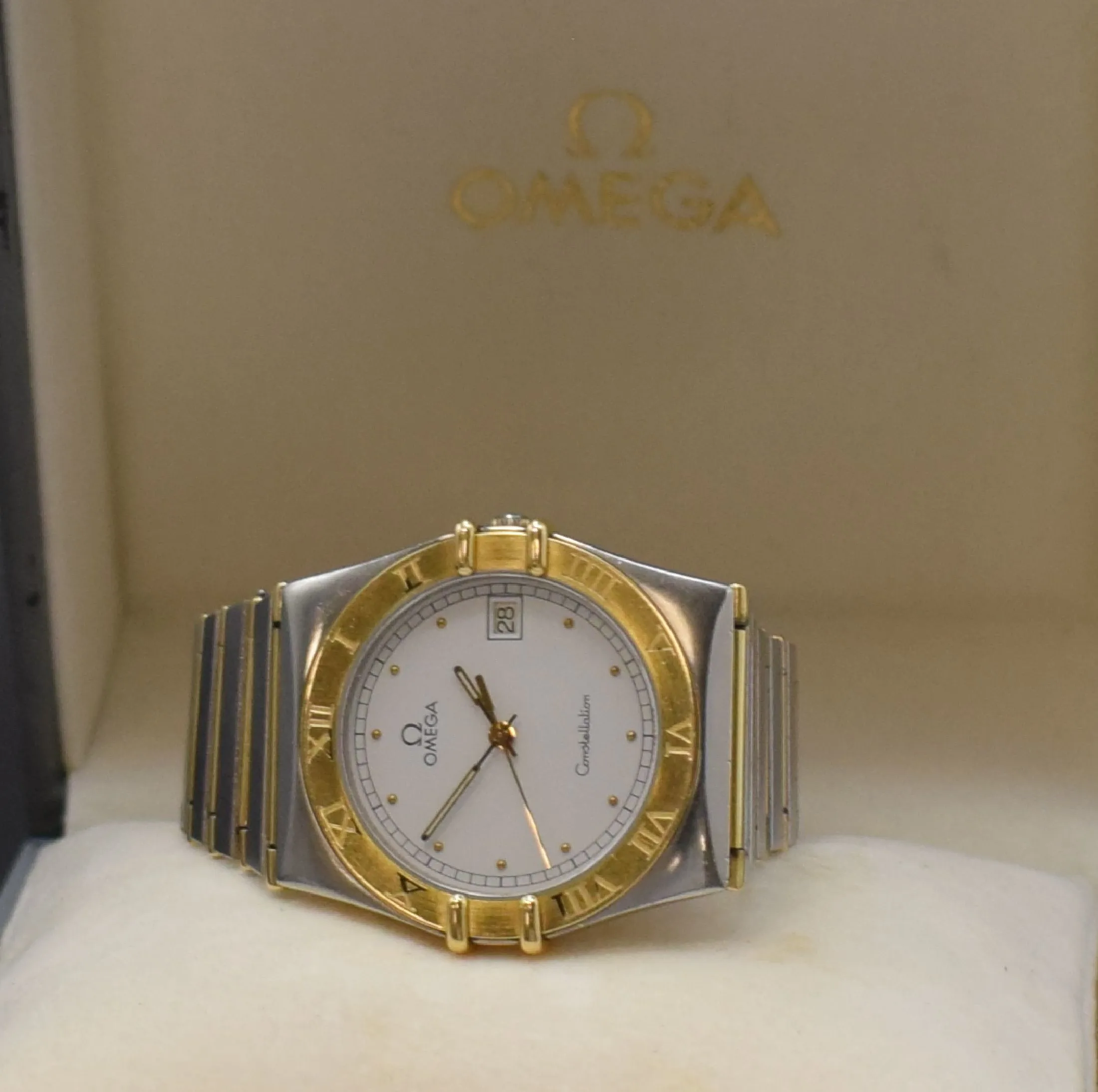 Omega Constellation 396.1070 / 396.1080 34mm Yellow gold and stainless steel White 5