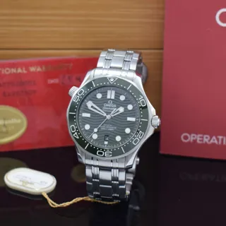 Omega Seamaster Diver 300M 210.30.42.20.10.001 Stainless steel Green