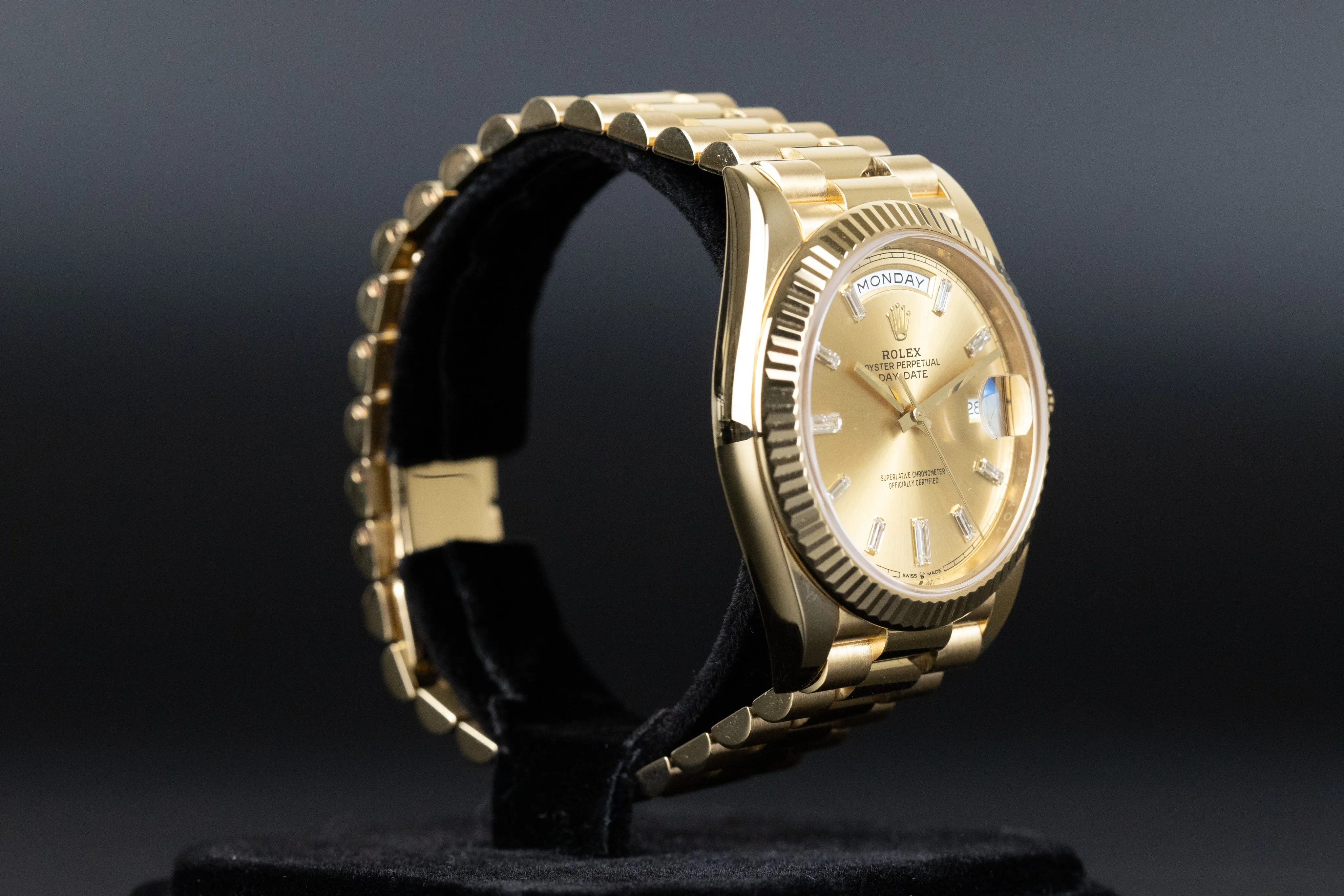 Rolex Day-Date 40 228238 40mm Yellow gold Champagne Baguette Diamond 2