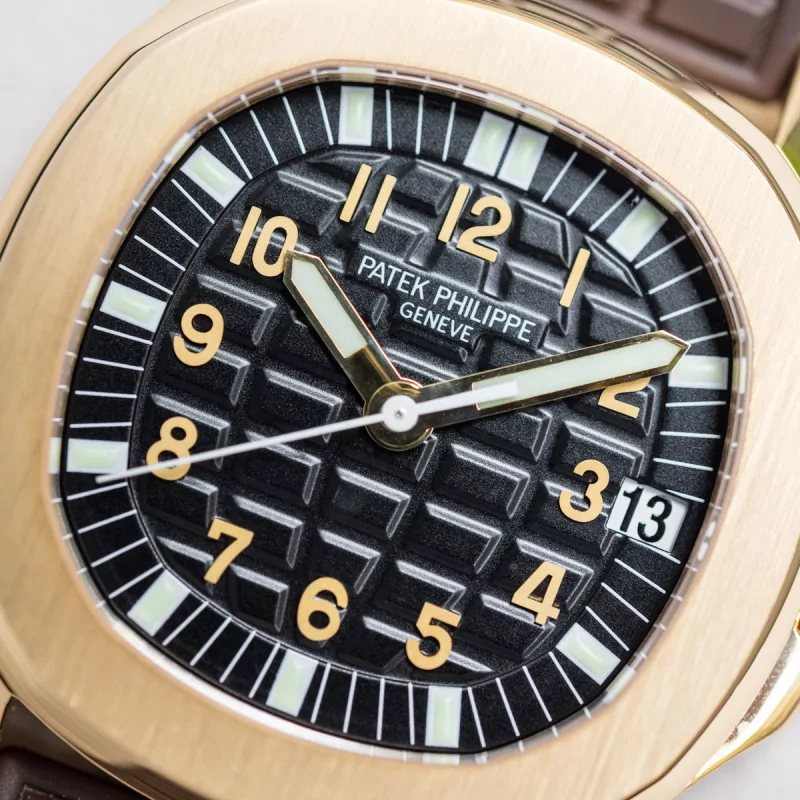 Patek Philippe Aquanaut 5066J 35.5mm Yellow gold Black 9