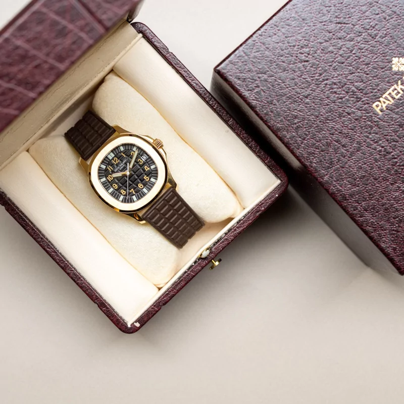 Patek Philippe Aquanaut 5066J 35.5mm Yellow gold Black 10