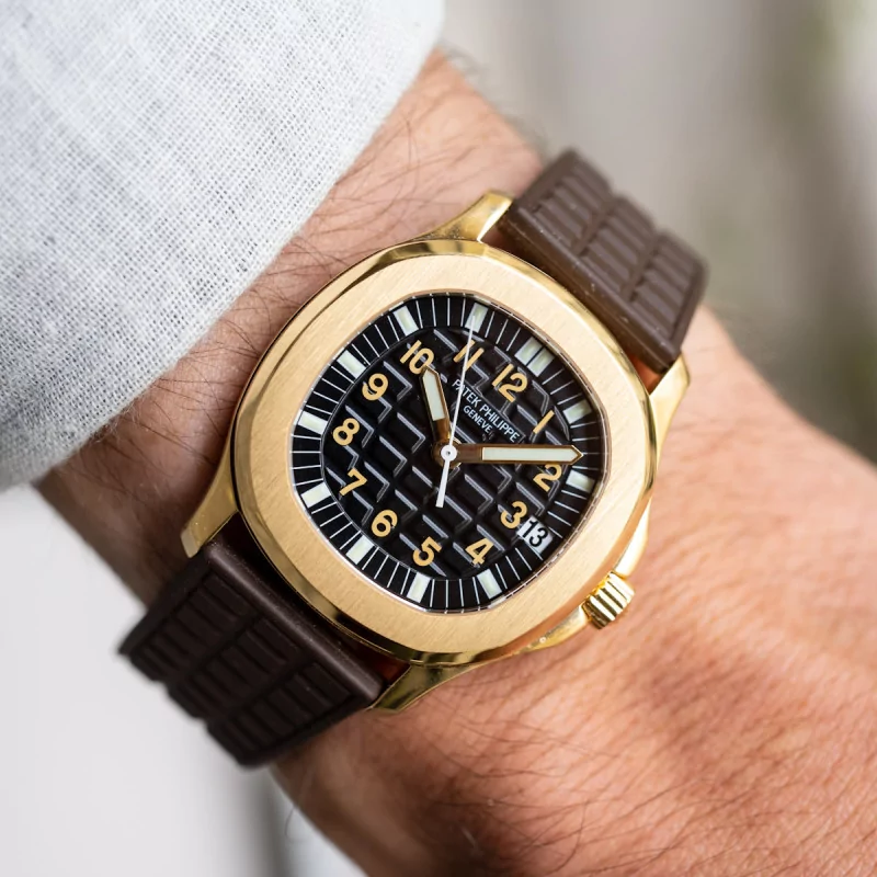 Patek Philippe Aquanaut 5066J 35.5mm Yellow gold Black 11