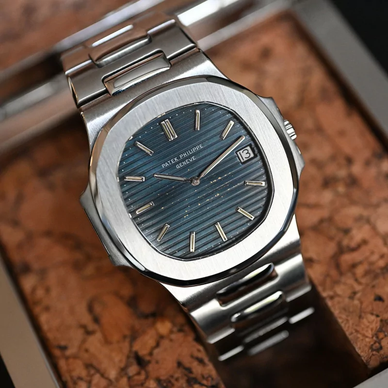 Patek Philippe Nautilus 3700/1 40mm Stainless steel Blue 1