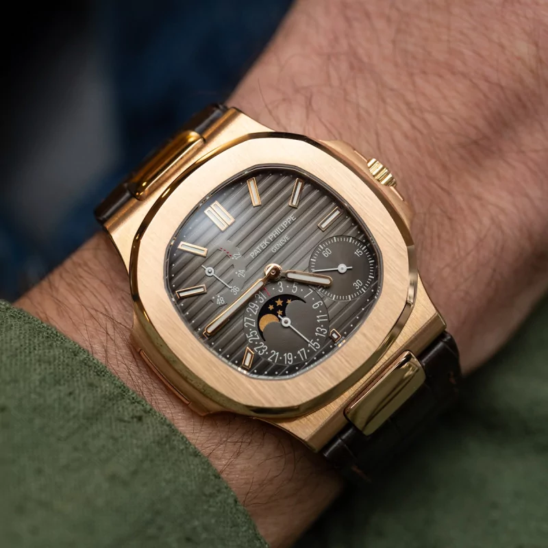 Patek Philippe Nautilus 5712R-001 40mm Rose gold Gray 7