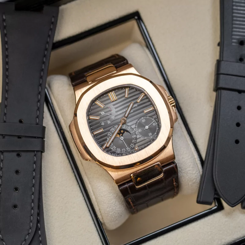 Patek Philippe Nautilus 5712R-001 40mm Rose gold Gray 11