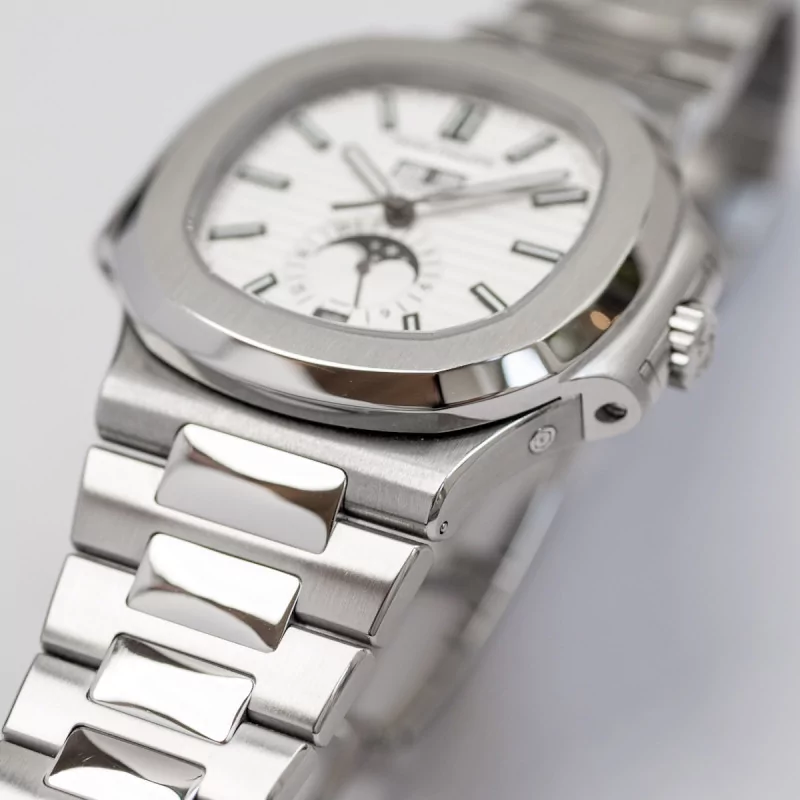 Patek Philippe Nautilus 5726/1A-010 40mm Stainless steel White 2