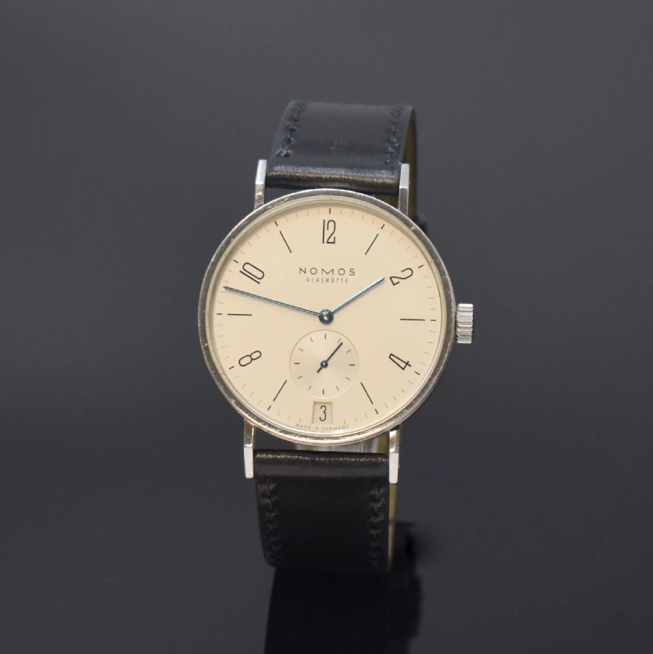 NOMOS Tangomat