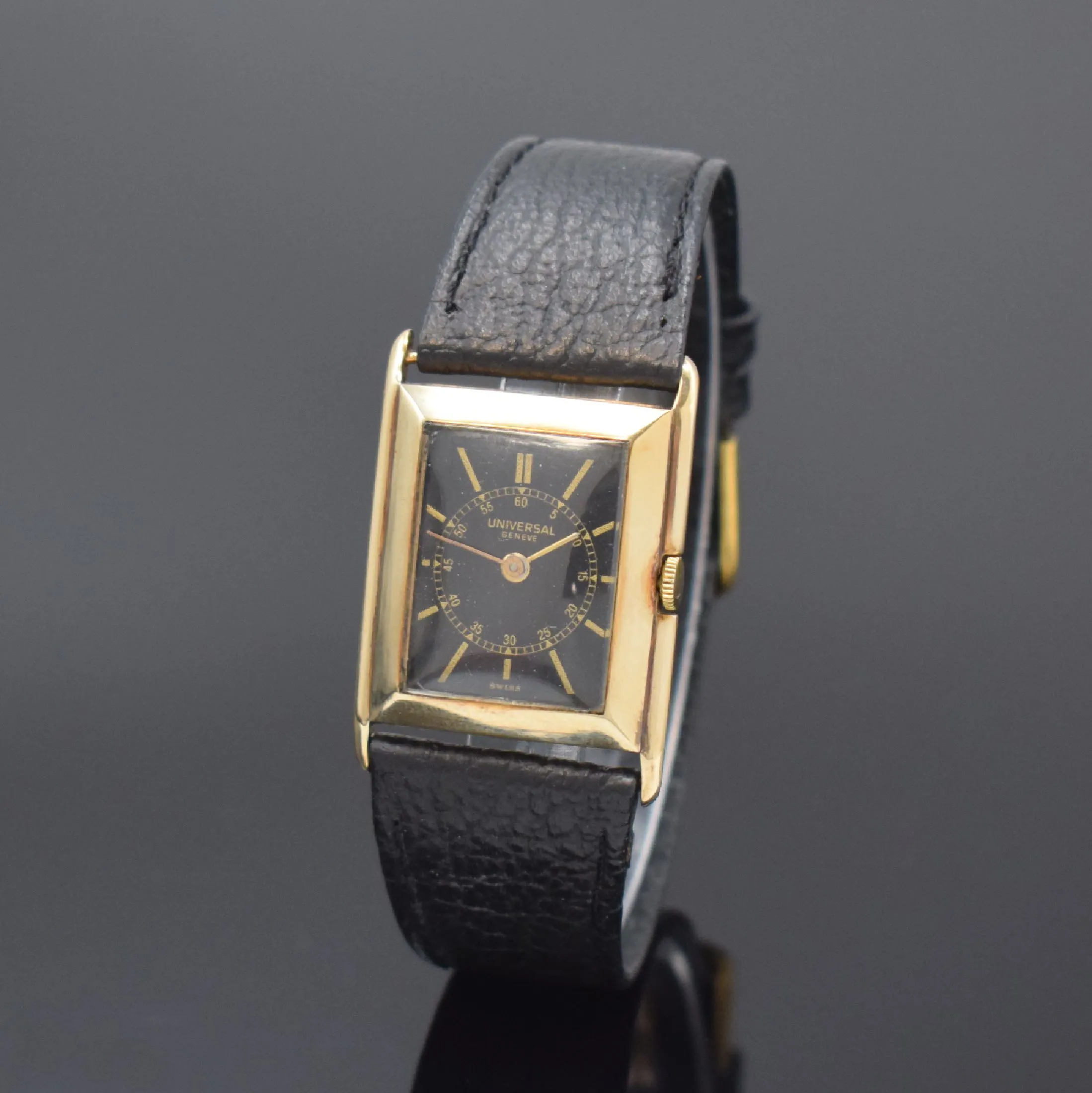 Universal Genève 26.5mm Yellow gold Black