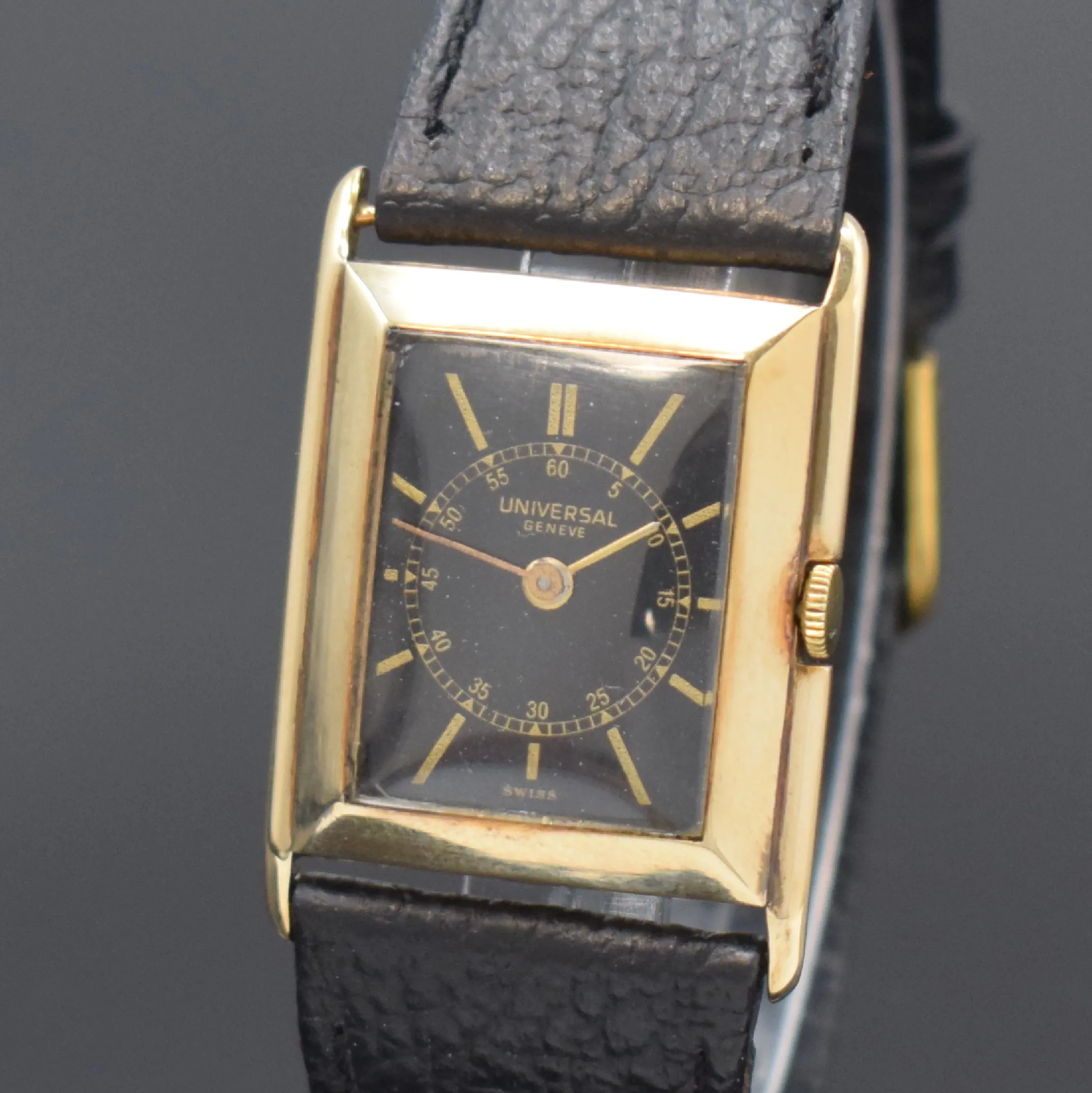 Universal Genève 26.5mm Yellow gold Black 1