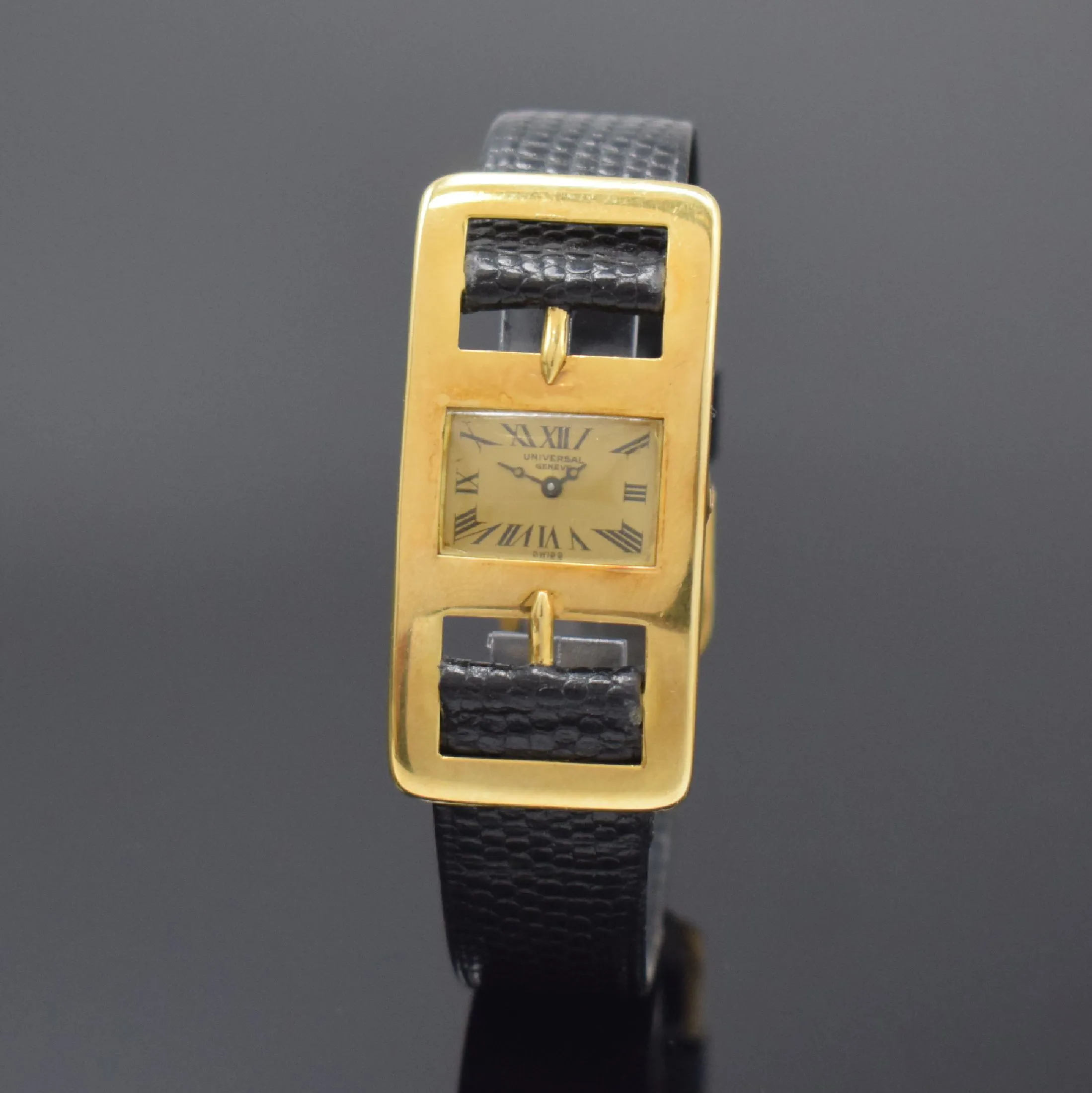 Universal Genève 23mm Yellow gold Gilt