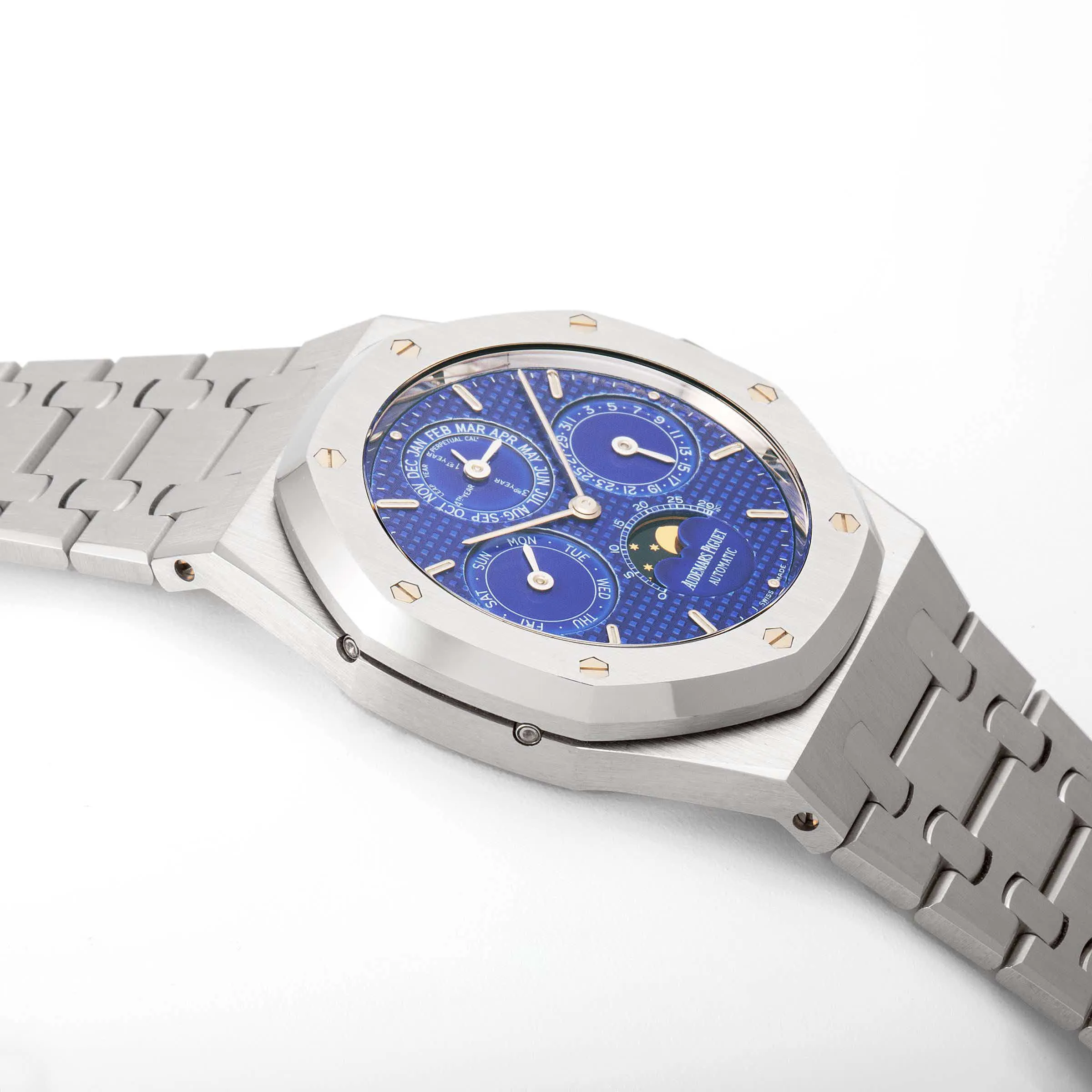 Audemars Piguet Royal Oak Quantieme Perpetual 25820ST 39mm Stainless steel Blue 2