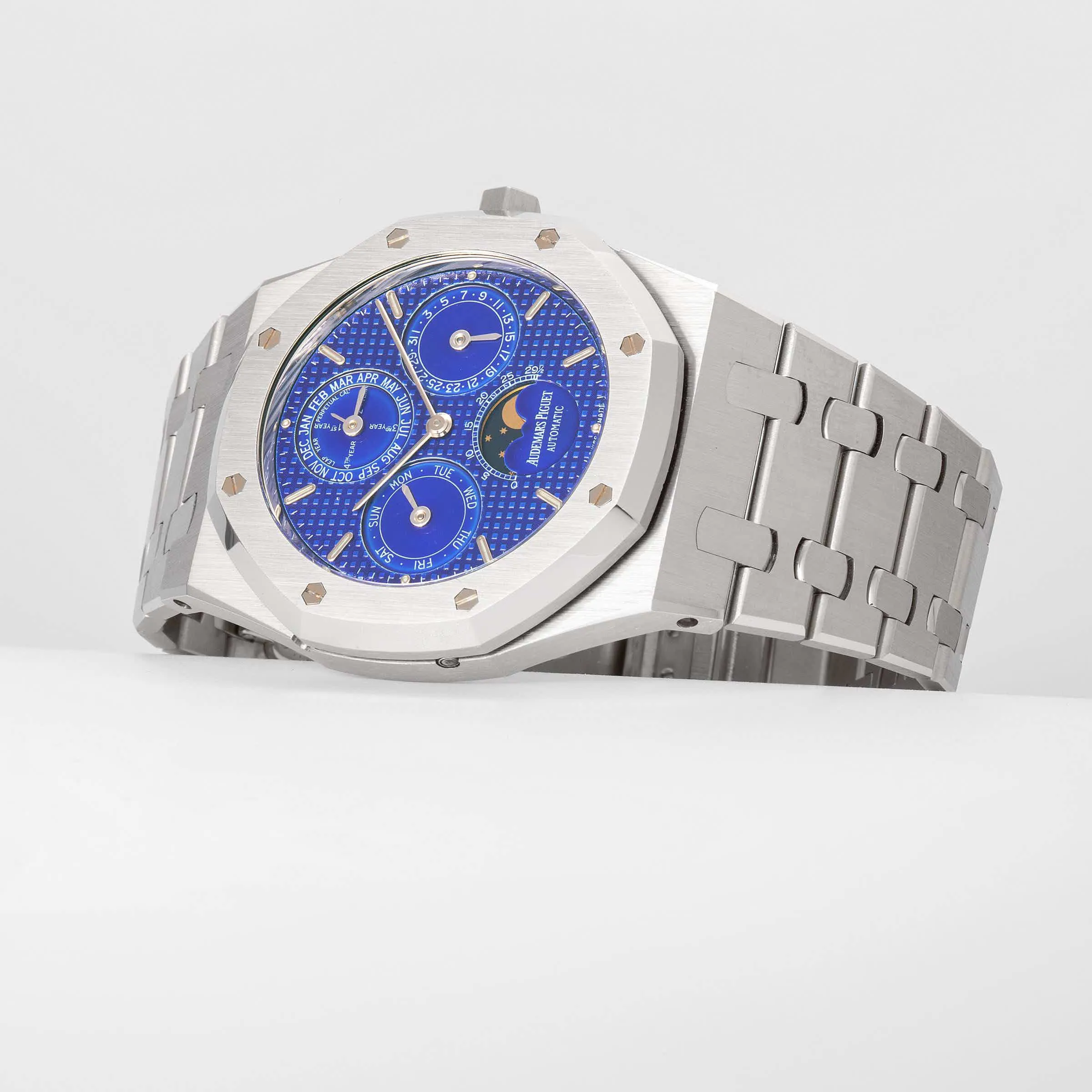 Audemars Piguet Royal Oak Quantieme Perpetual 25820ST 39mm Stainless steel Blue 5