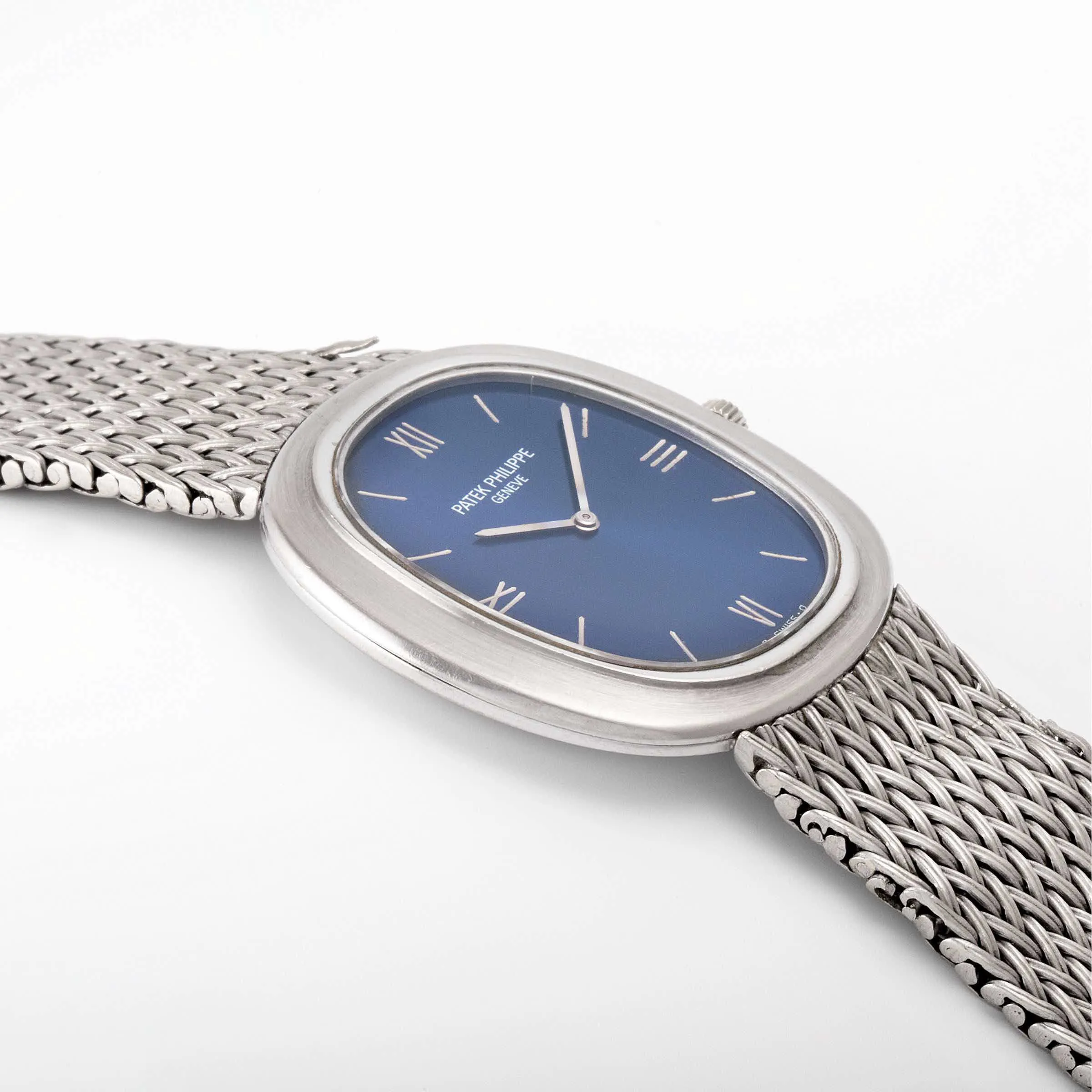 Patek Philippe Golden Ellipse 3589-1 33mm White gold Blue 2