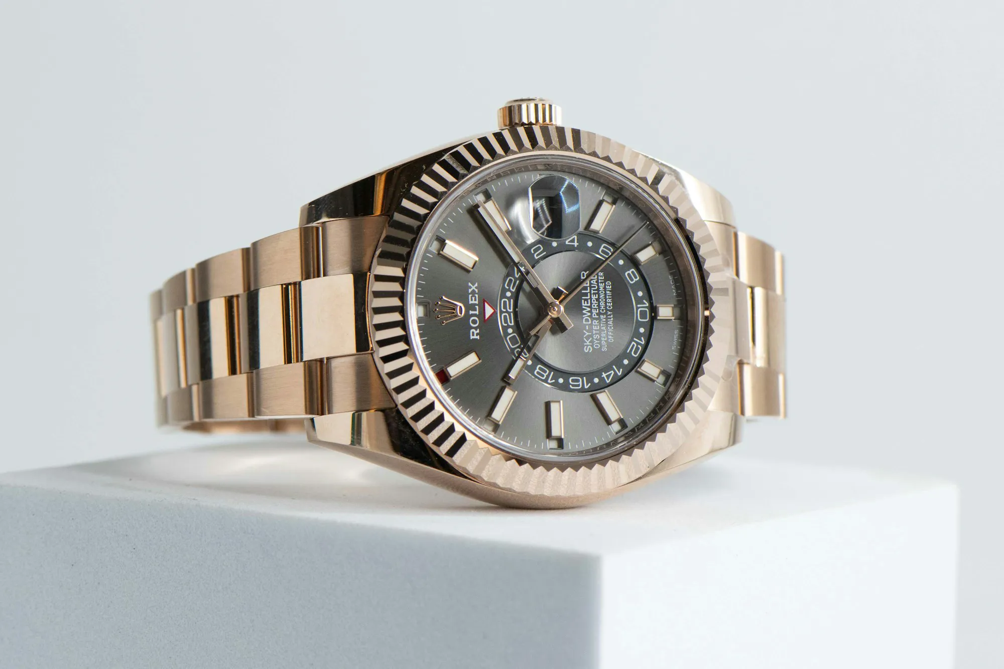 Rolex Sky-Dweller 42mm Rose gold Gray 7