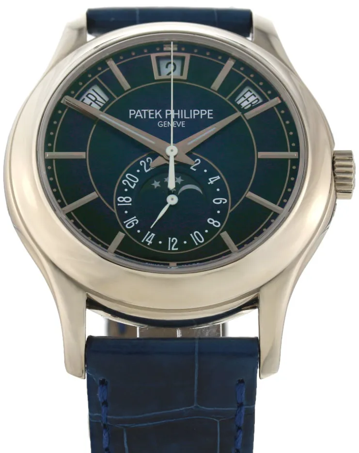 Patek Philippe Annual Calendar 5205G 40mm White gold Blue