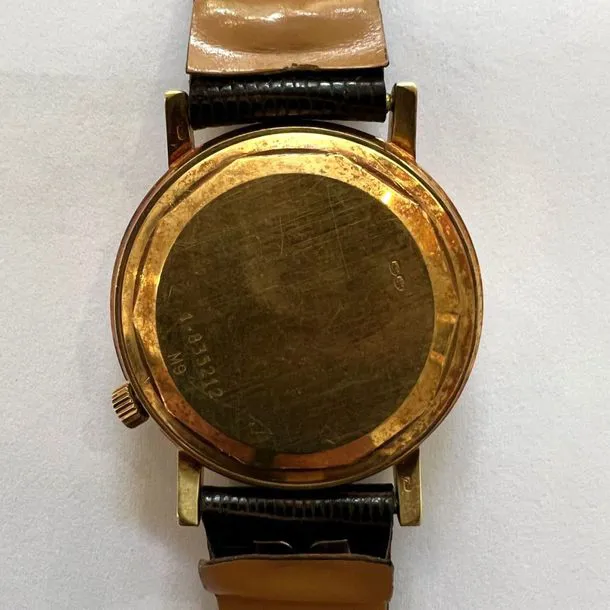 Bulova Accutron 35mm Yellow gold 1