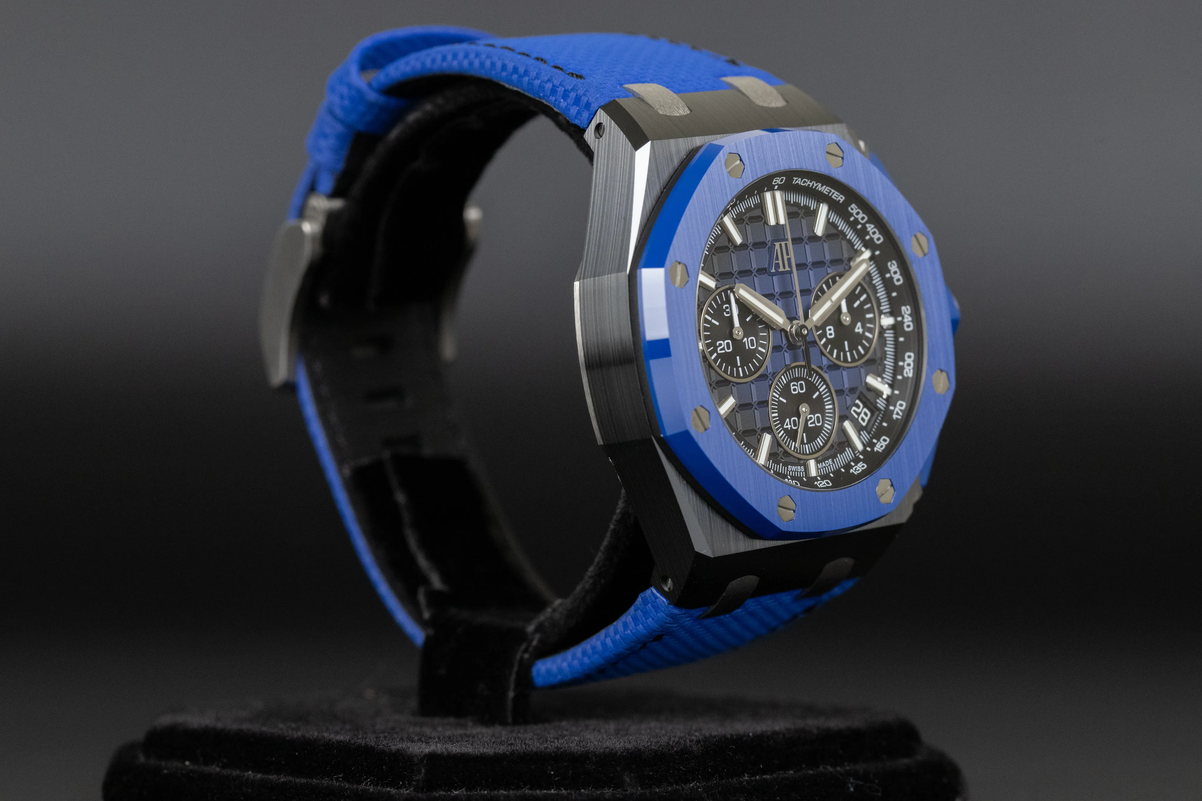 Audemars Piguet Royal Oak Offshore 26420CE 43mm Ceramic Smoked blue 2