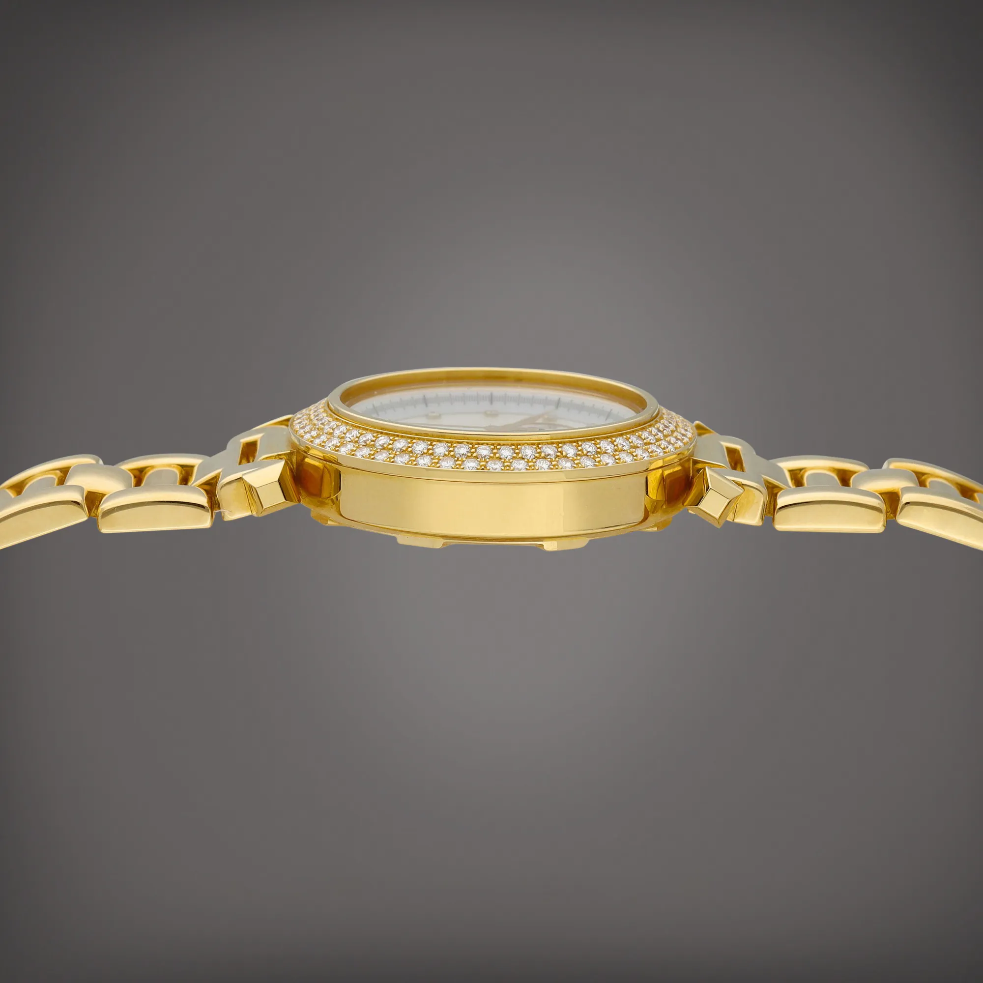 Cartier Pasha 1534 35mm Yellow gold and diamond-set Mother-of-pearl 3