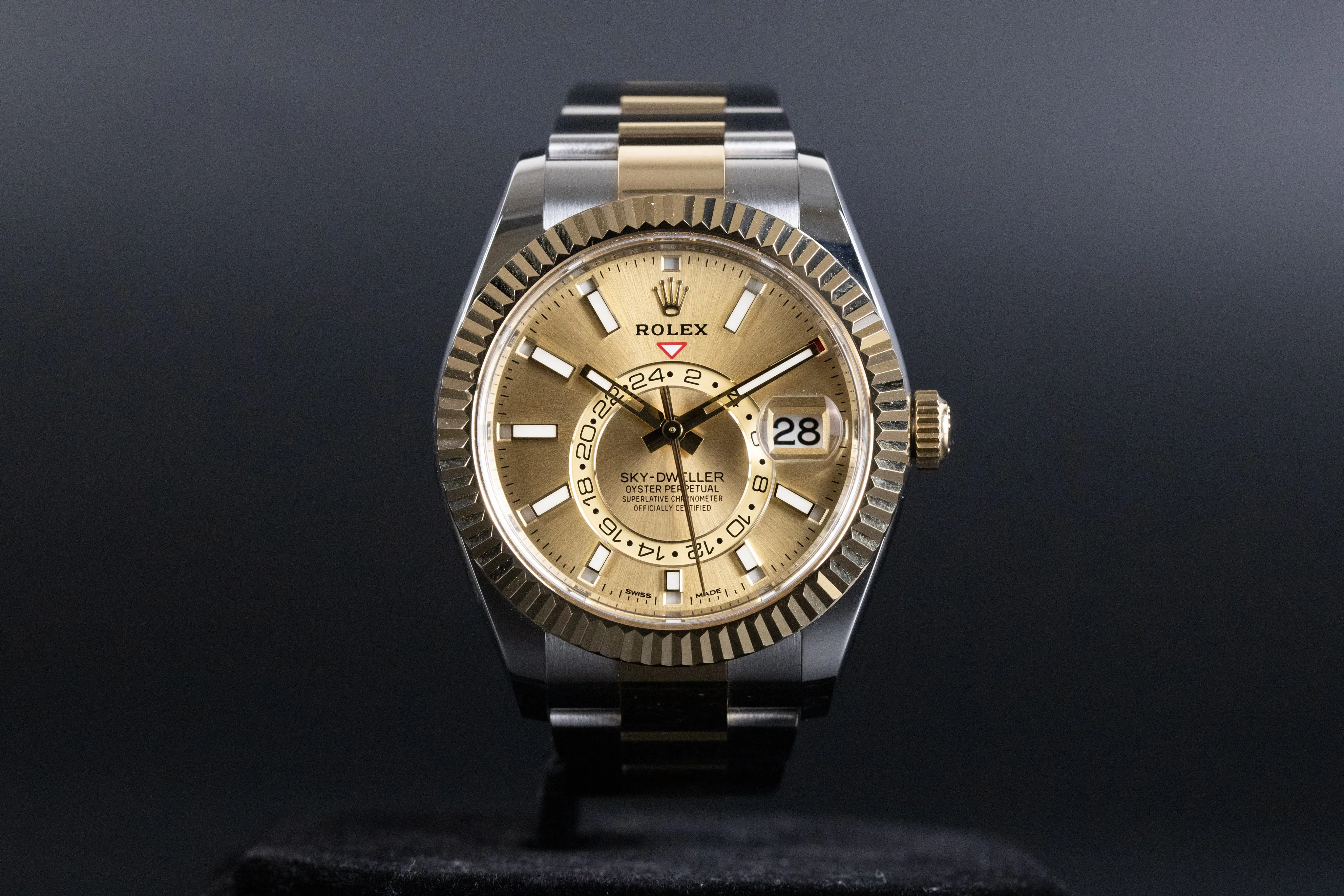 Rolex Sky-Dweller 326933 42mm Yellow gold and Stainless steel Champagne