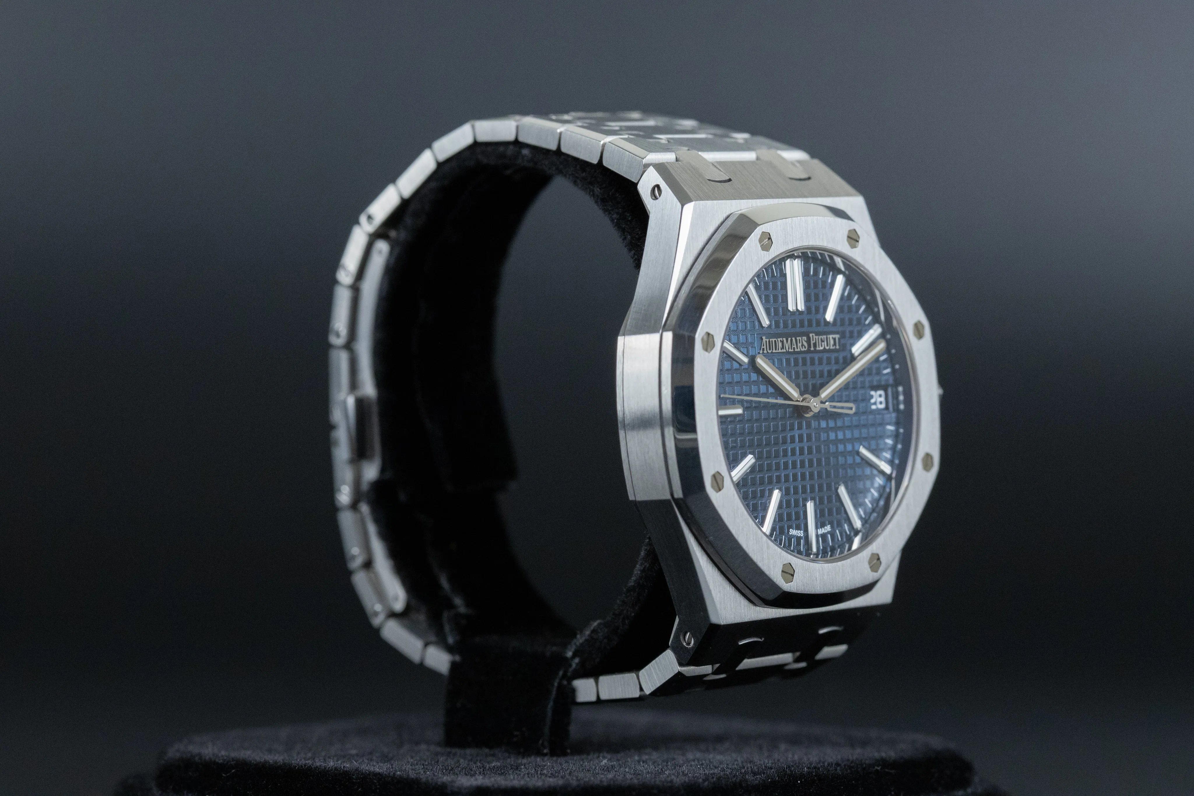 Audemars Piguet Royal Oak 15510ST 41mm Stainless steel Blue 2