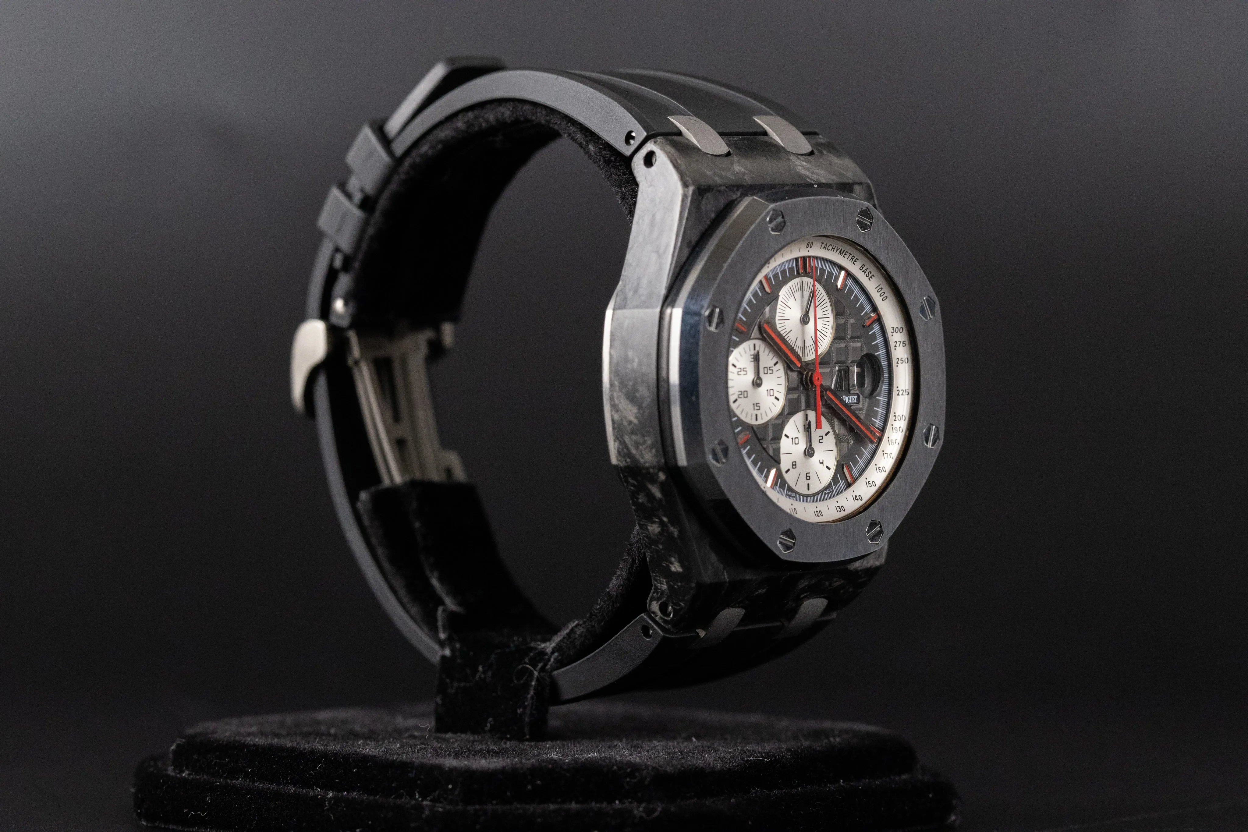 Audemars Piguet Royal Oak Offshore 26202AU 42mm Carbon fiber and Forged carbon Gray 2