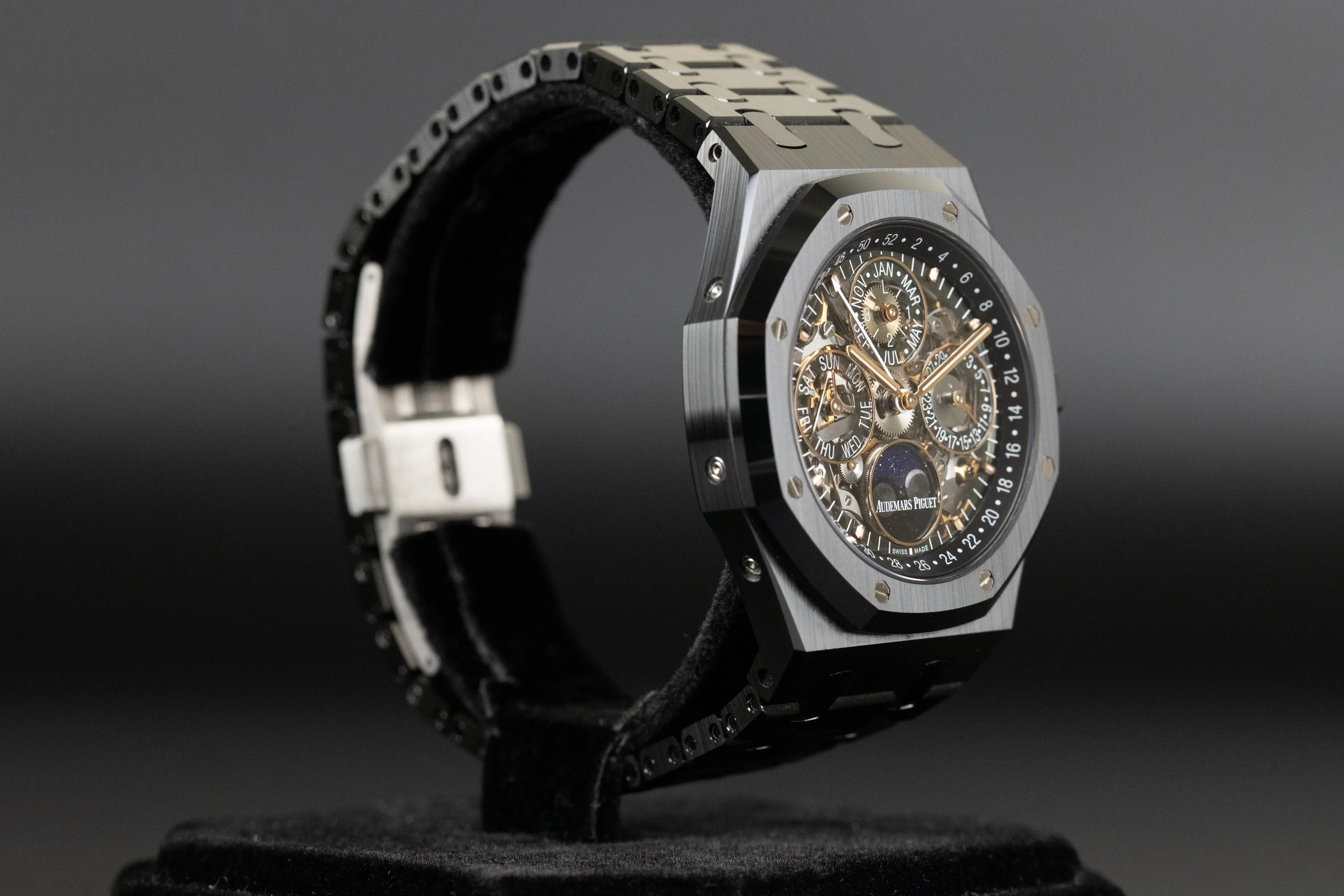 Audemars Piguet Royal Oak Perpetual Calendar 26579CE 41mm Black ceramic Black 2