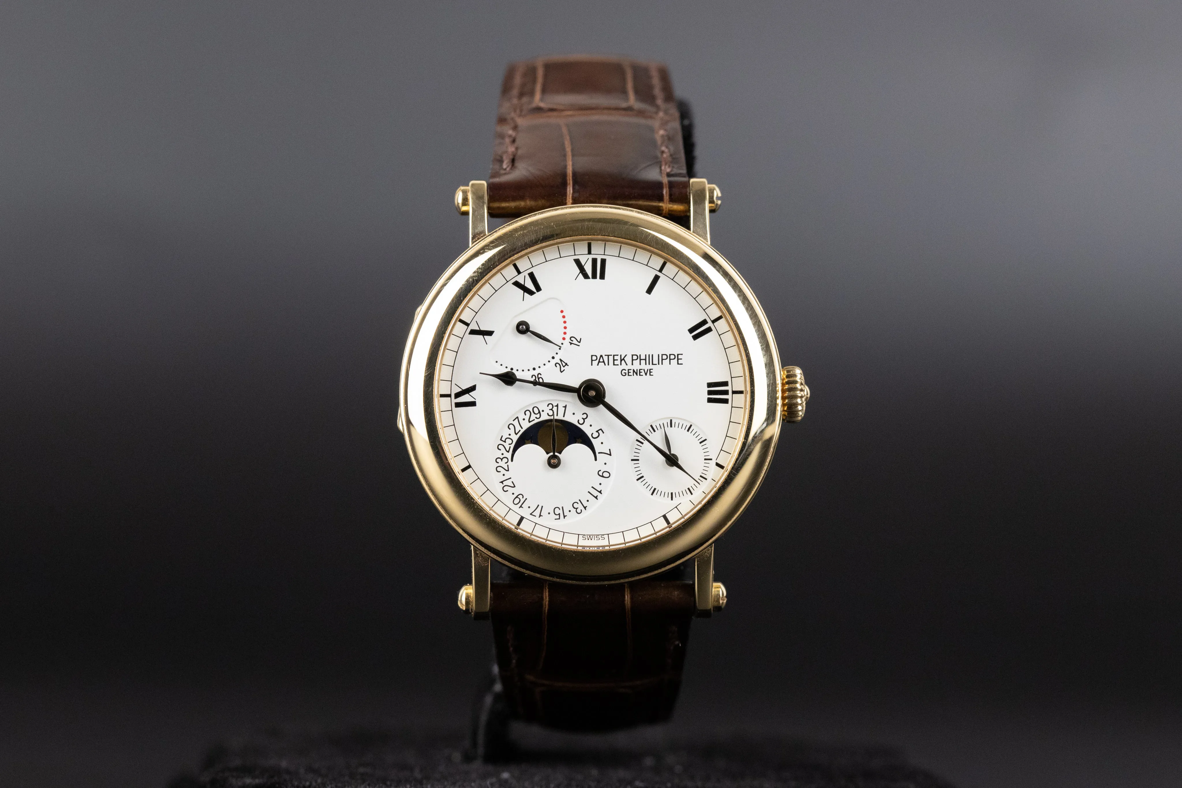 Patek Philippe Calatrava 5054J 36mm Yellow gold White