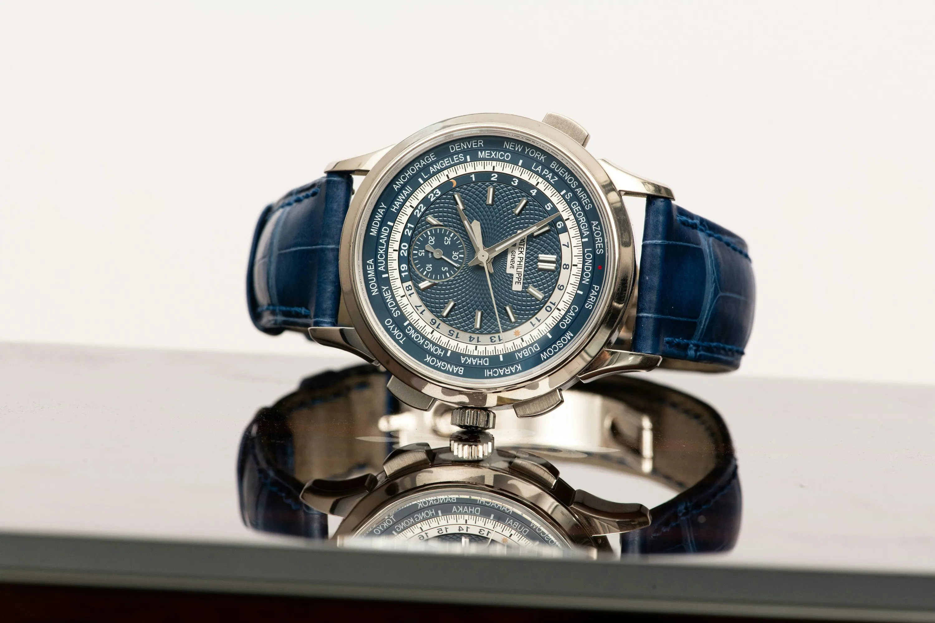 Patek Philippe World Time Chronograph 5930G 39.5mm White gold Blue 3