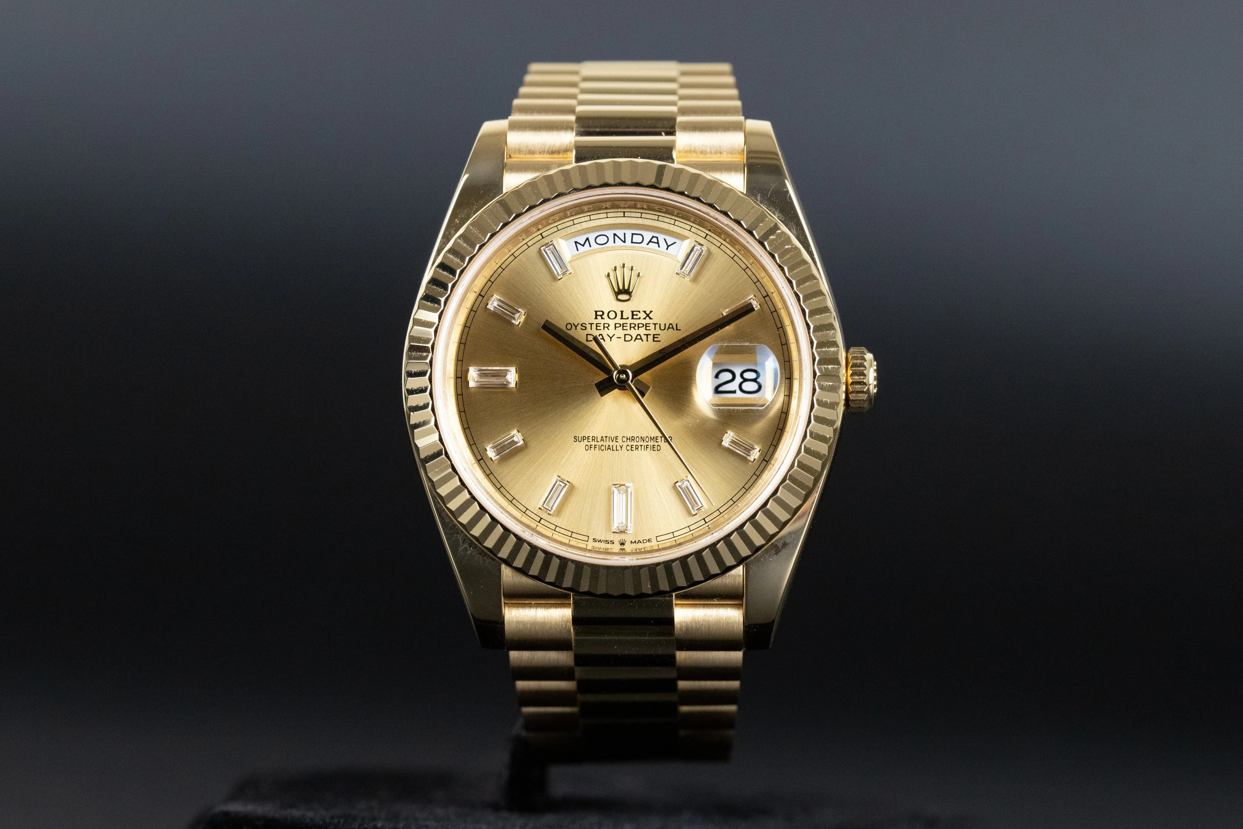 Rolex Day-Date 40 228238 40mm Yellow gold Champagne Baguette Diamond