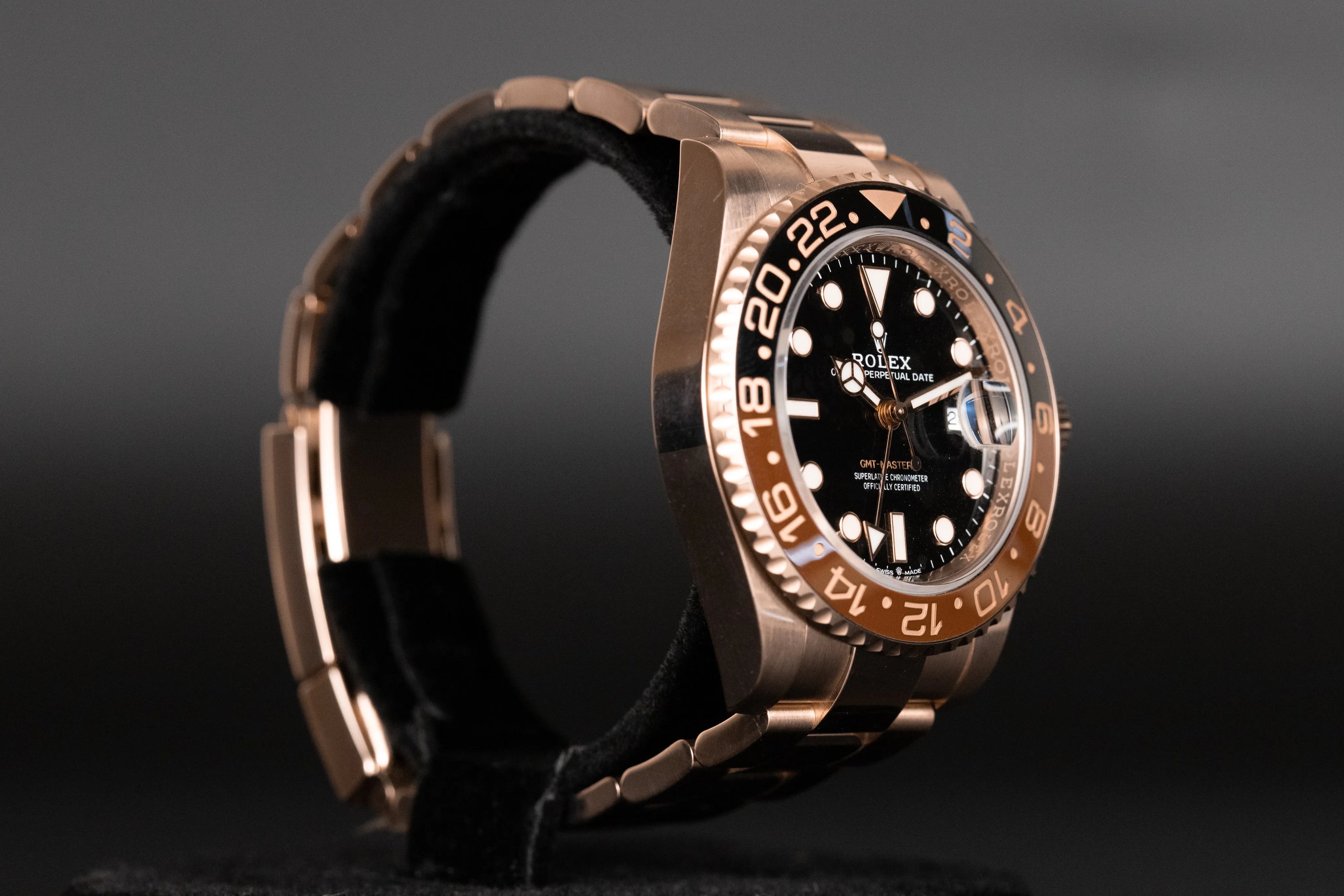 Rolex GMT-Master II 126715 40mm Rose gold Black 2