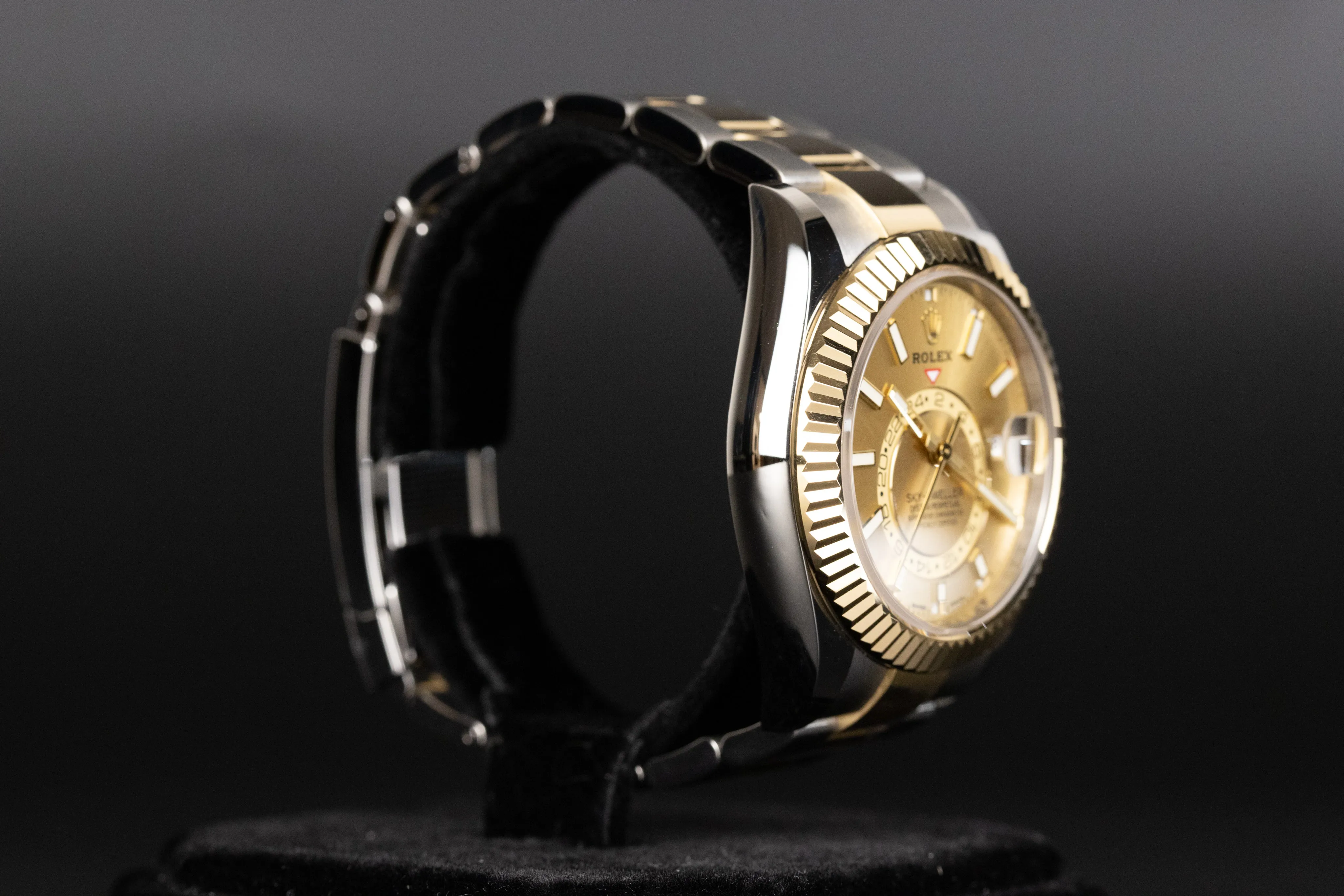 Rolex Sky-Dweller 326933 42mm Yellow gold and Stainless steel Champagne 2