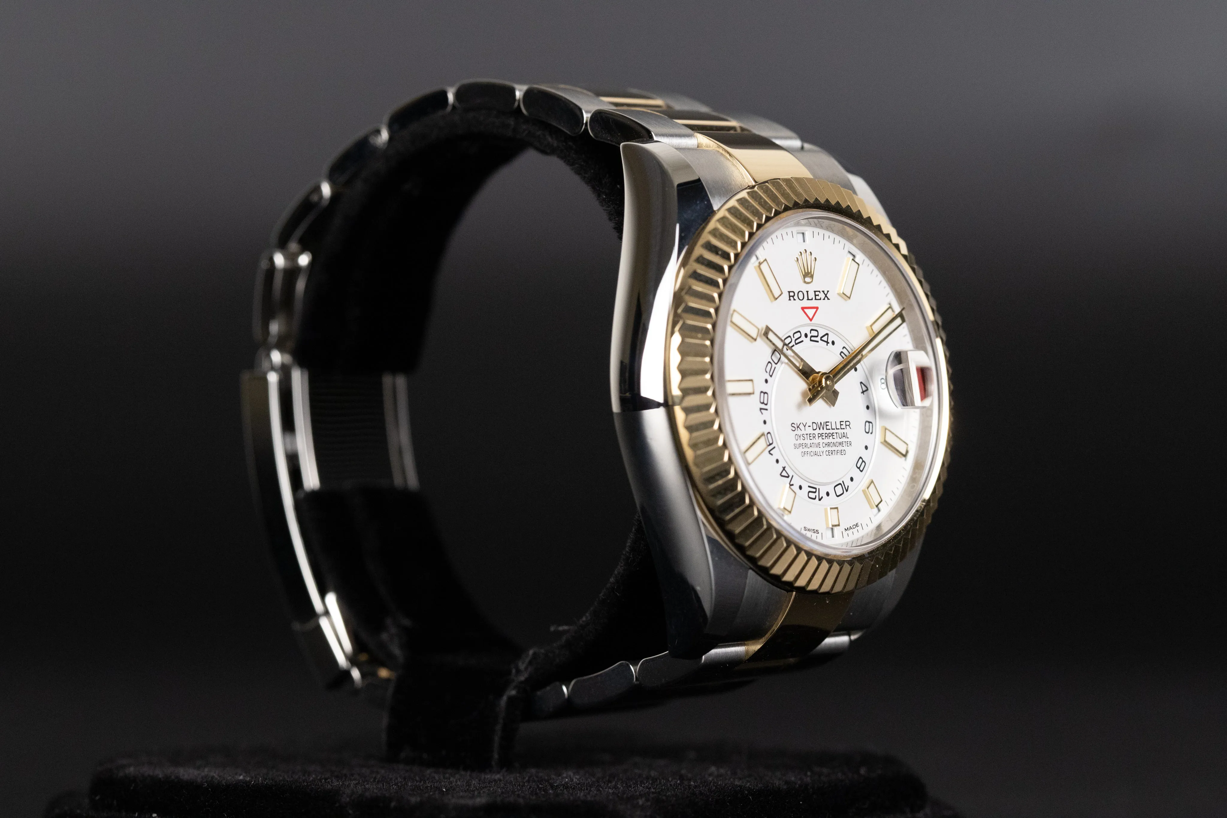 Rolex Sky-Dweller 326933 42mm Yellow gold and Stainless steel White 2