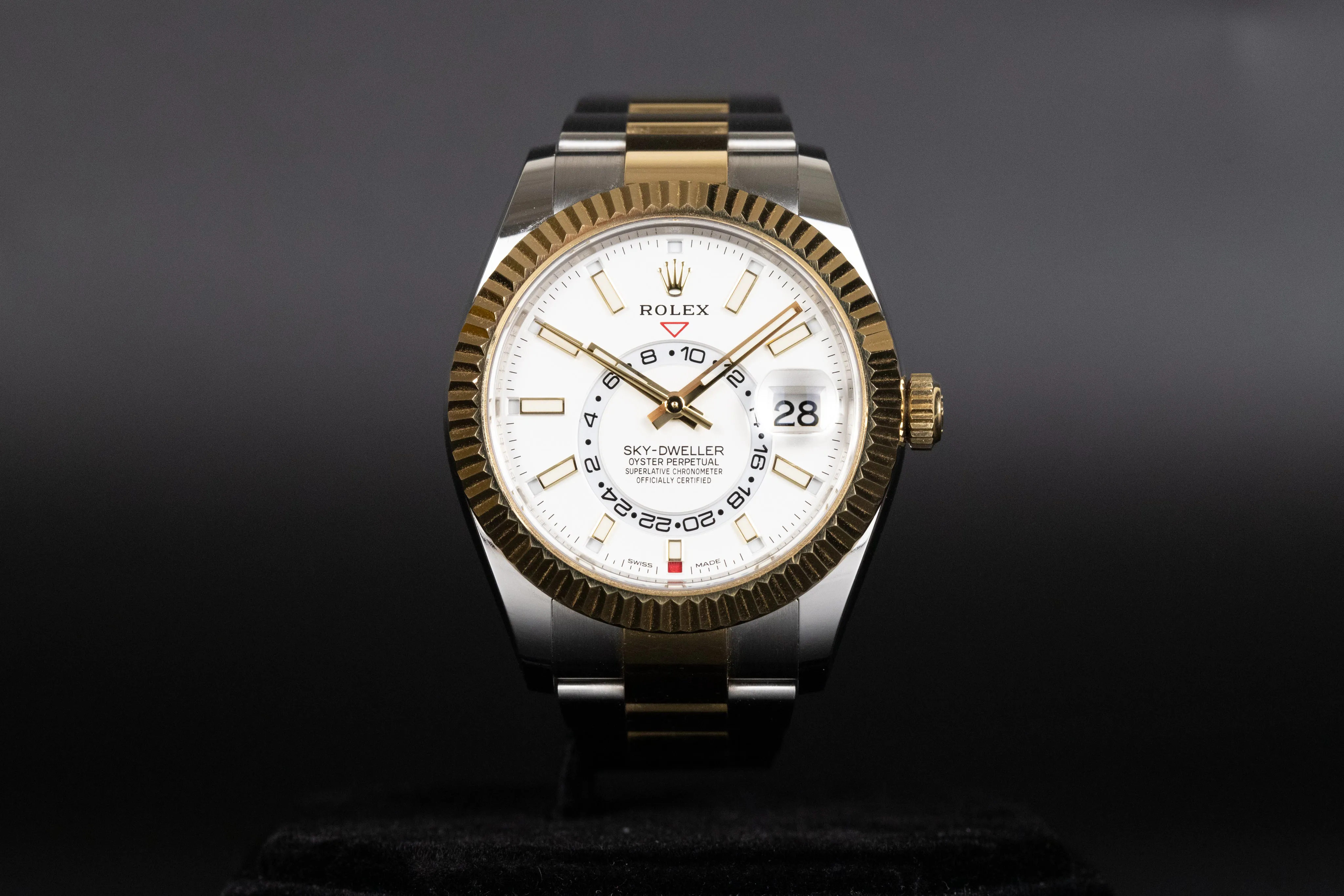 Rolex Sky-Dweller 326933 42mm Yellow gold and Stainless steel White