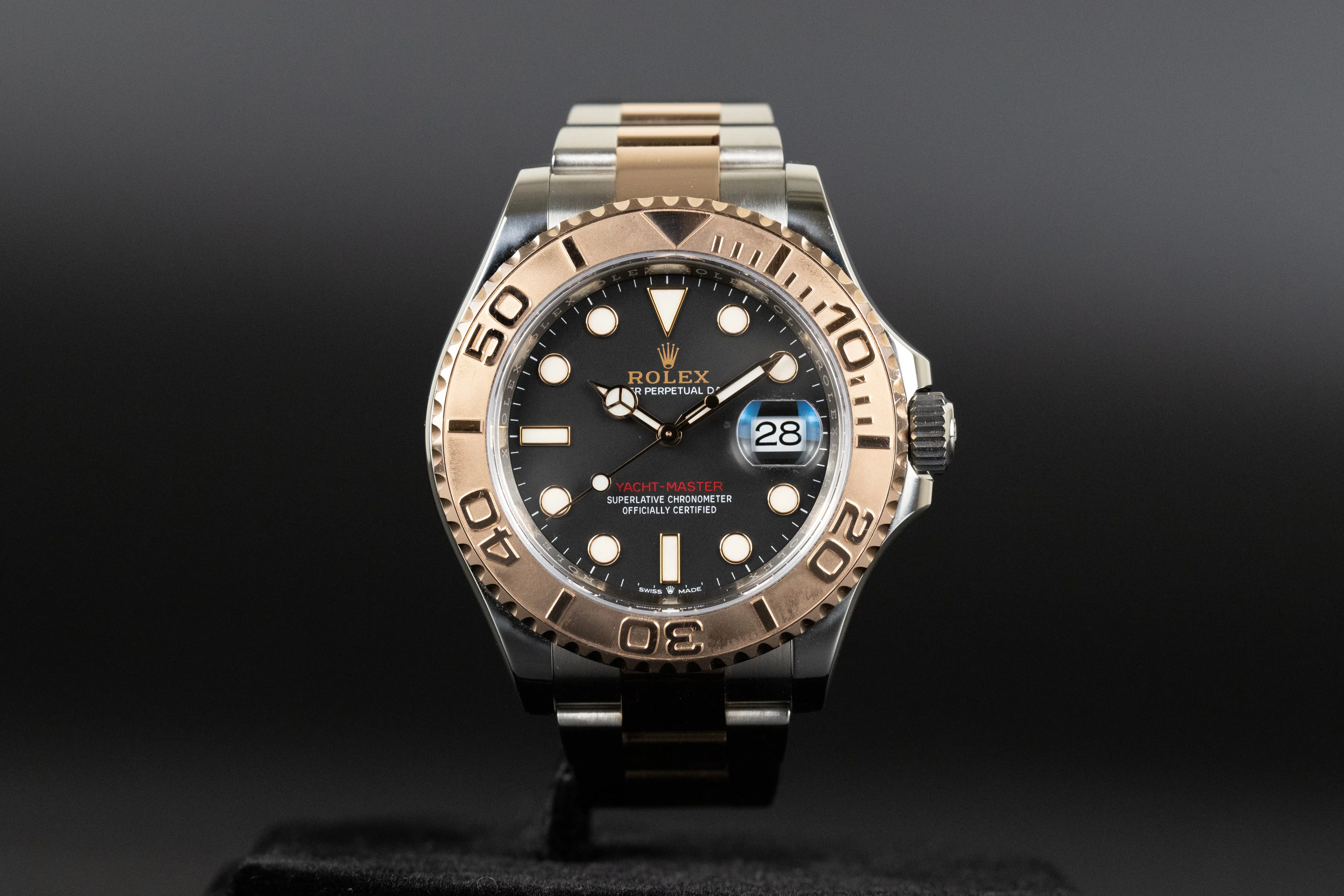 Rolex Yacht-Master 40 126621 40mm Rose gold and Stainless steel Black