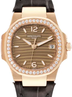 Patek Philippe Nautilus 7010R-012 32mm Rose gold Golden