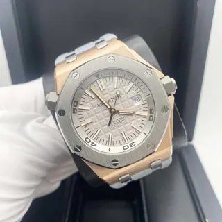 Audemars Piguet Royal Oak Offshore 15711IO.A006CA.01 Rose gold Gray