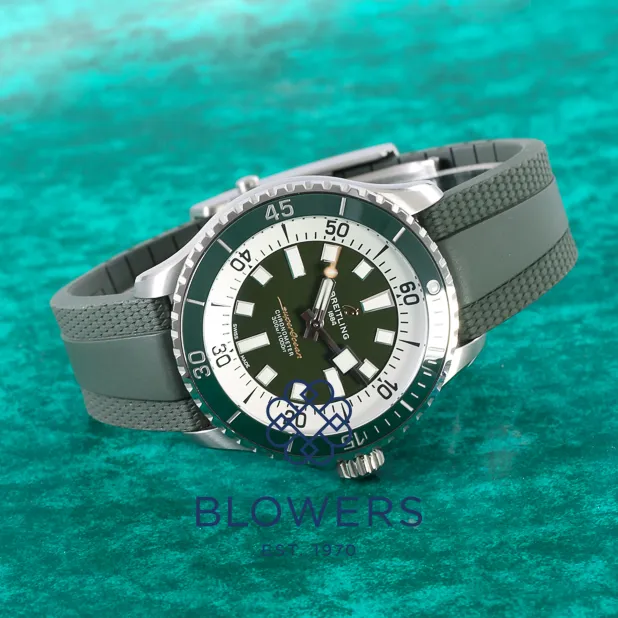 Breitling Superocean A17376 44mm Stainless steel Green 3