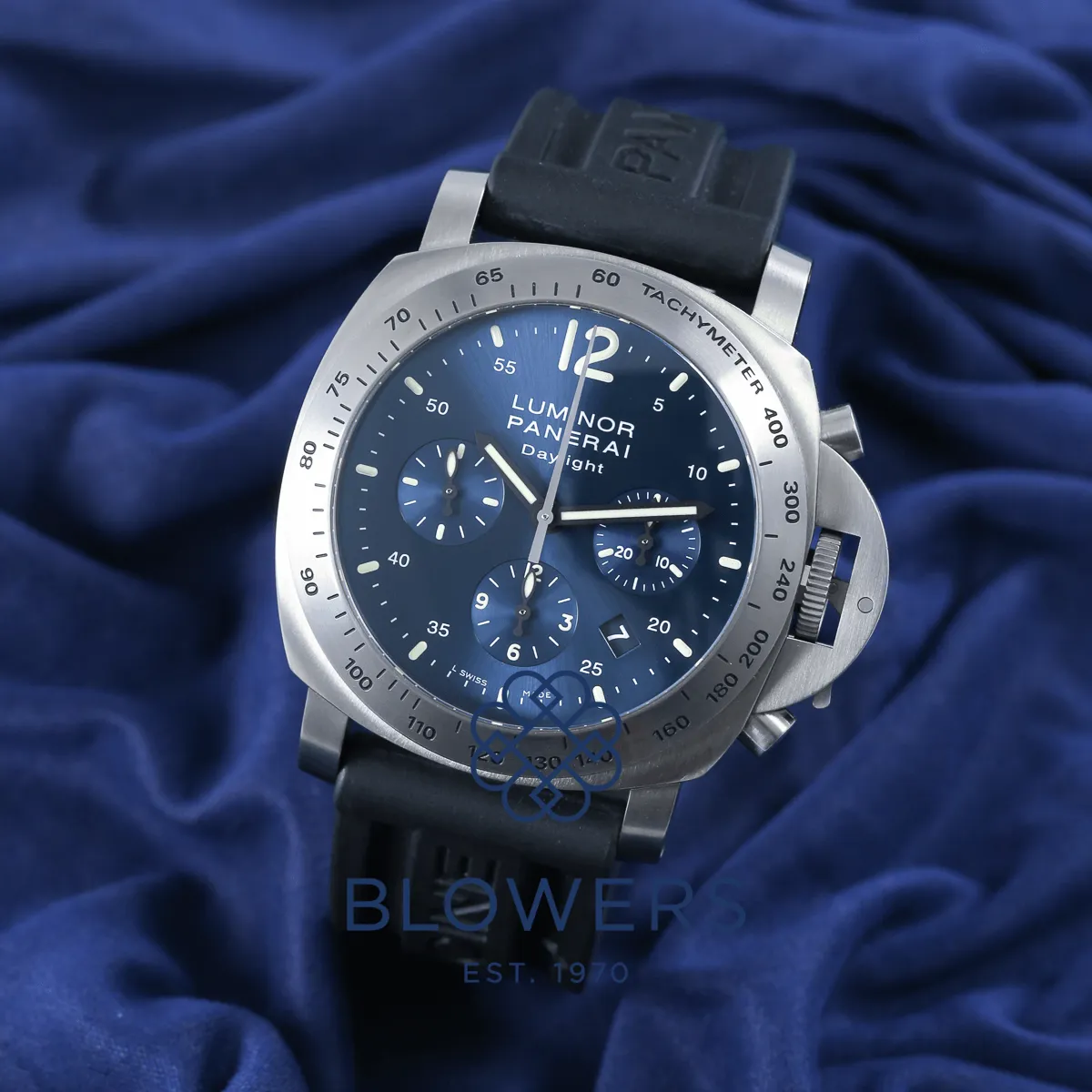 Panerai Daylight PAM 00326 44mm Titanium Blue 3