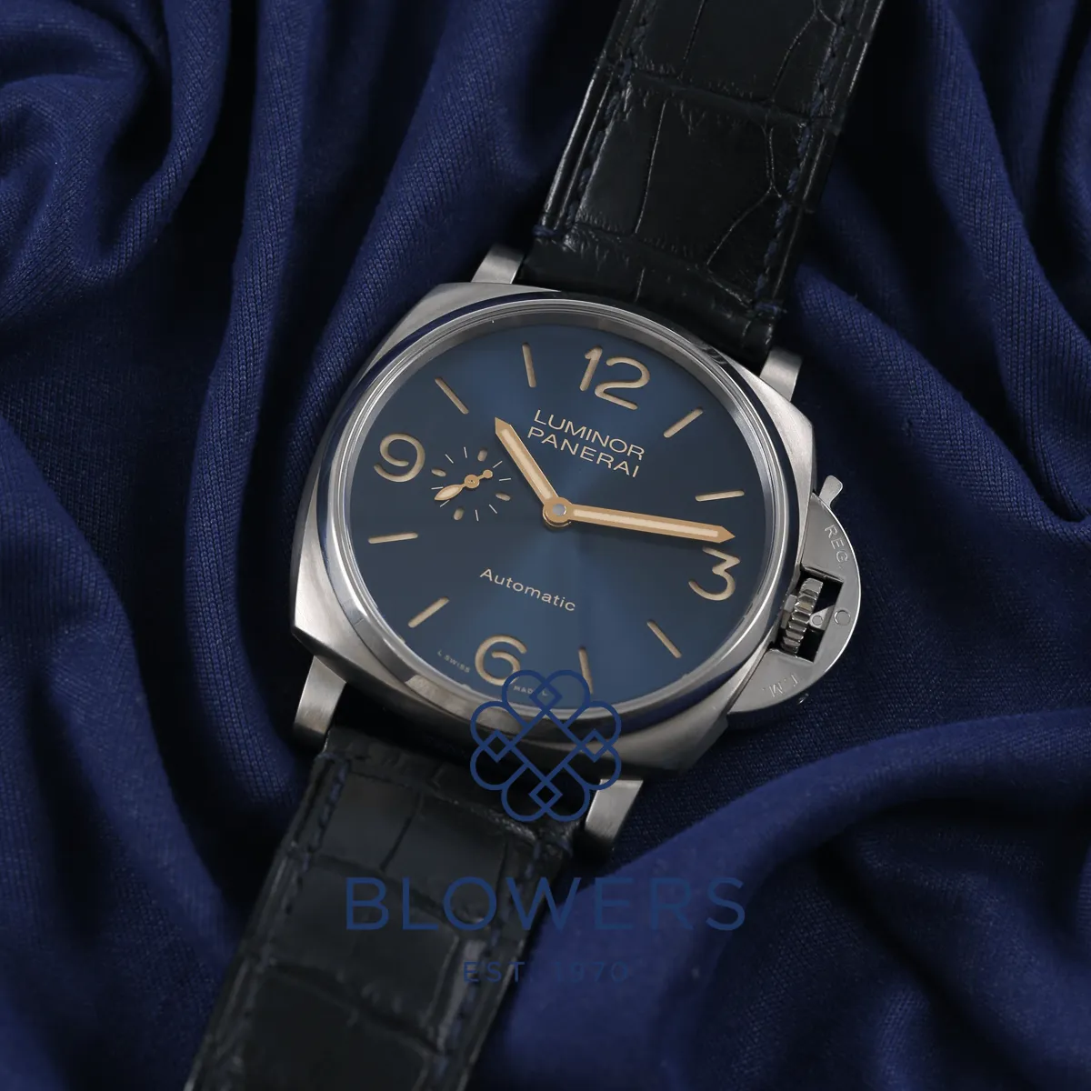 Panerai Luminor Due PAM 00729 45mm Titanium Blue 3