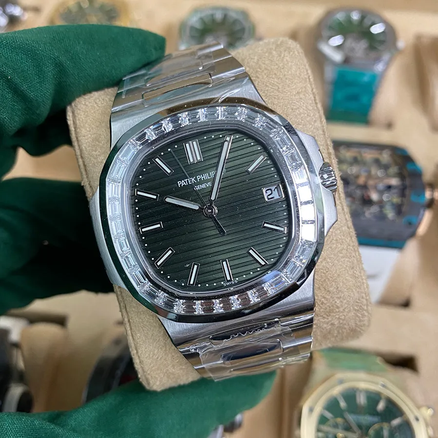 Patek Philippe Nautilus 5711/1300A-001 40mm Stainless steel Green 1