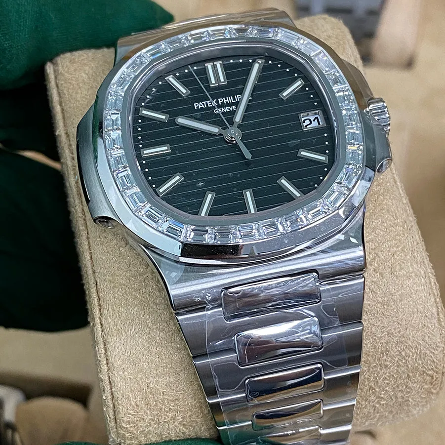 Patek Philippe Nautilus 5711/1300A-001 40mm Stainless steel Green 2