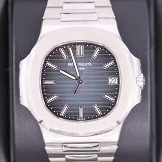 Patek Philippe Nautilus 5711/1A-010 Stainless steel Blue