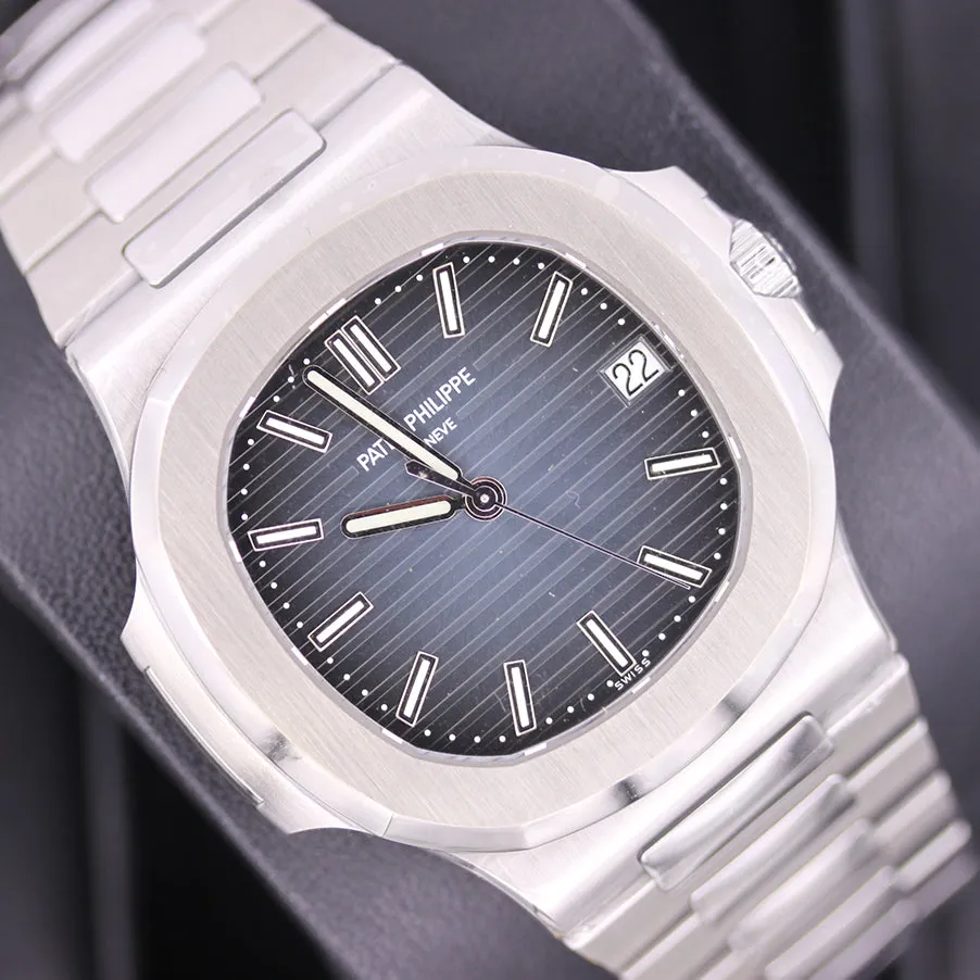 Patek Philippe Nautilus 5711/1A-010 40mm Stainless steel Blue 1