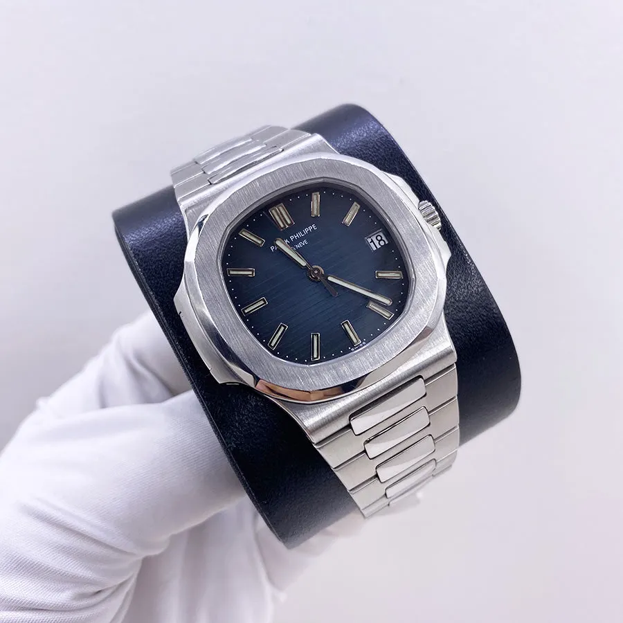 Patek Philippe Nautilus 5711/1A-010 40mm Stainless steel Blue