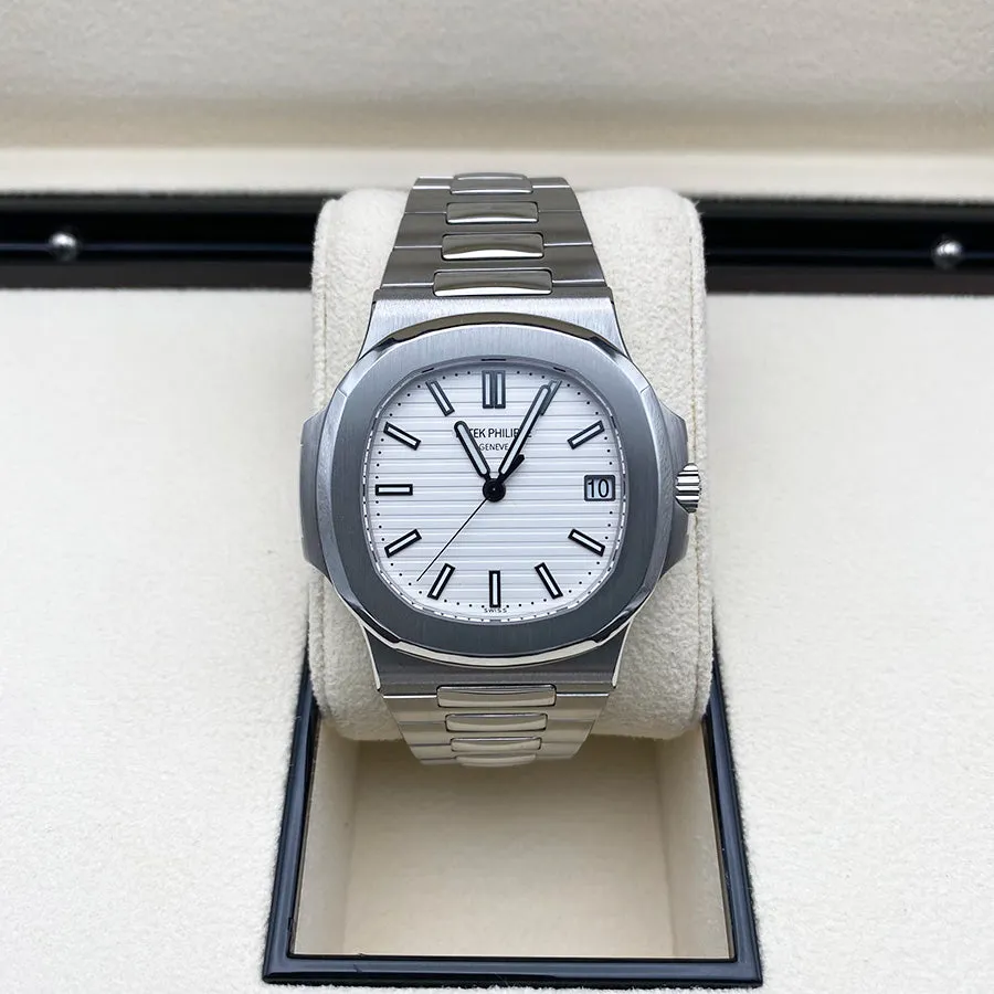 Patek Philippe Nautilus 5711/1A-011 40mm Stainless steel White 1