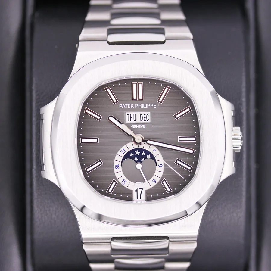 Patek Philippe Nautilus 5726/1A-001 40.5mm Stainless steel Black