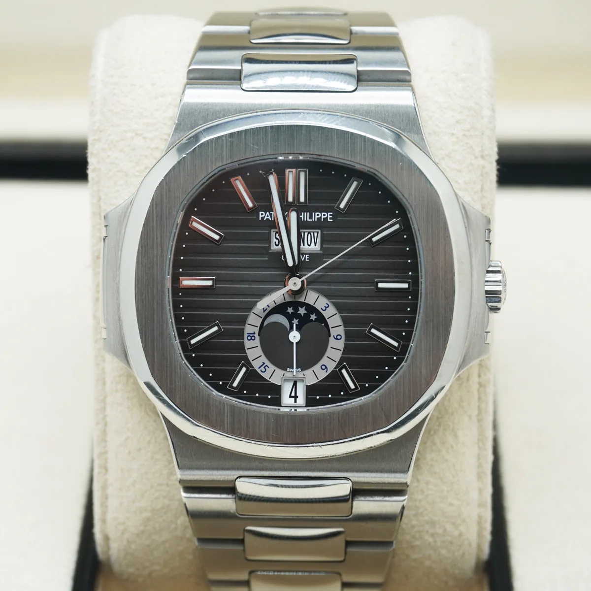 Patek Philippe Nautilus 5726/1A 40.5mm Stainless steel Gray