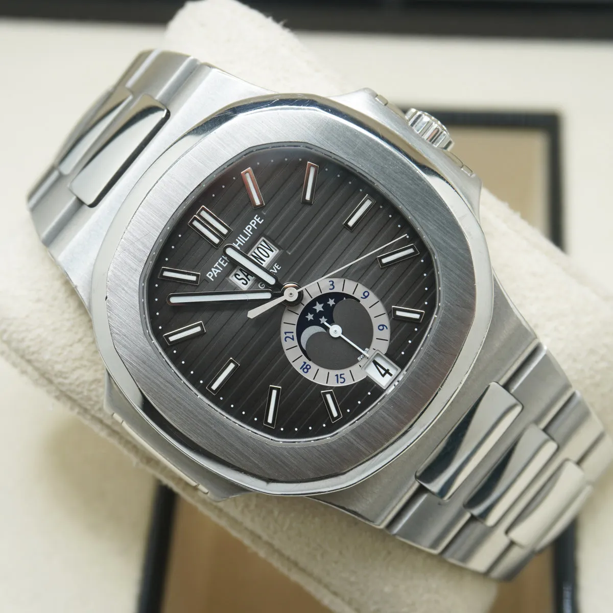 Patek Philippe Nautilus 5726/1A 40.5mm Stainless steel Gray 1